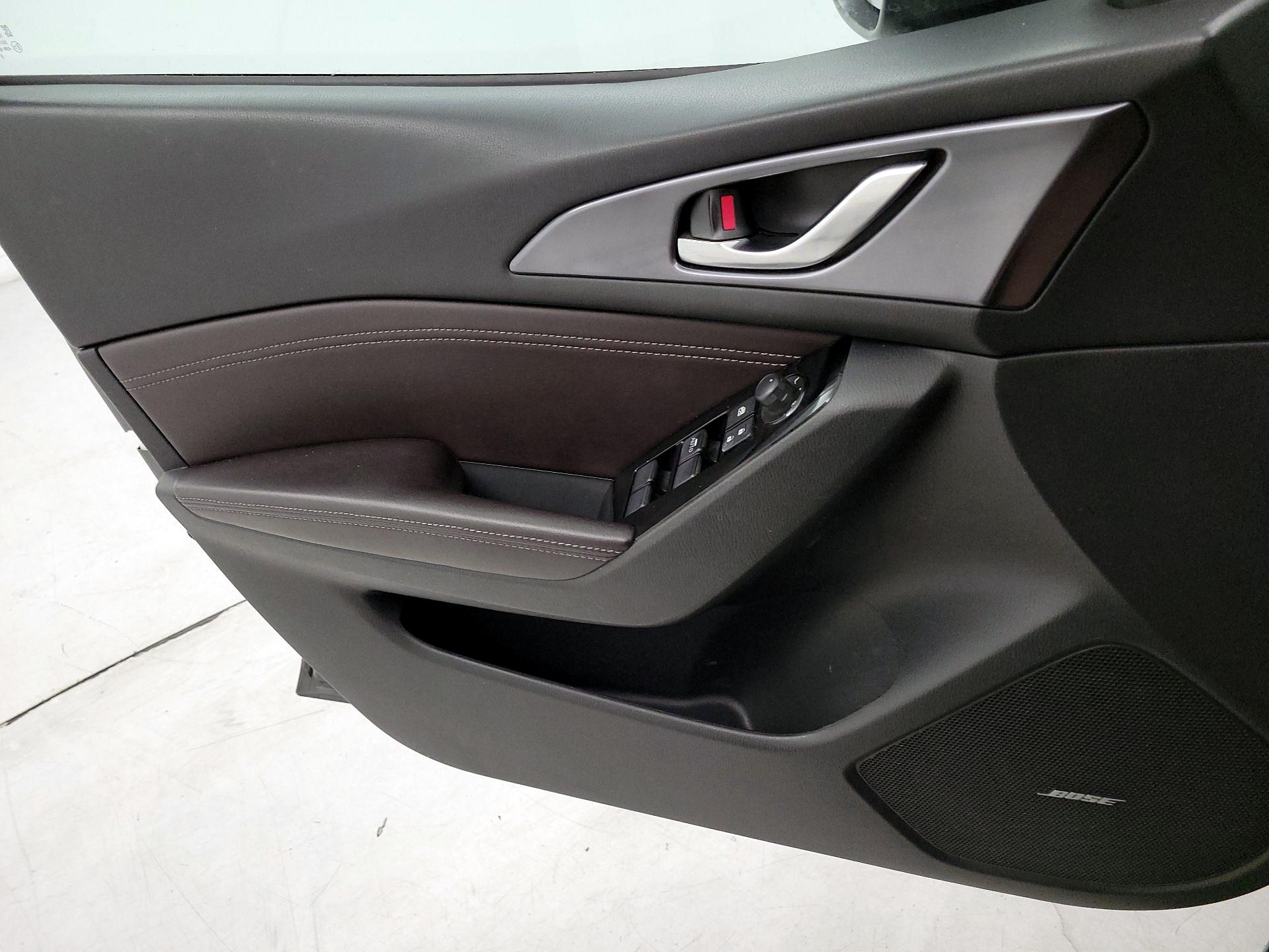 Thumbnail: 2017 Mazda Mazda3 - 12