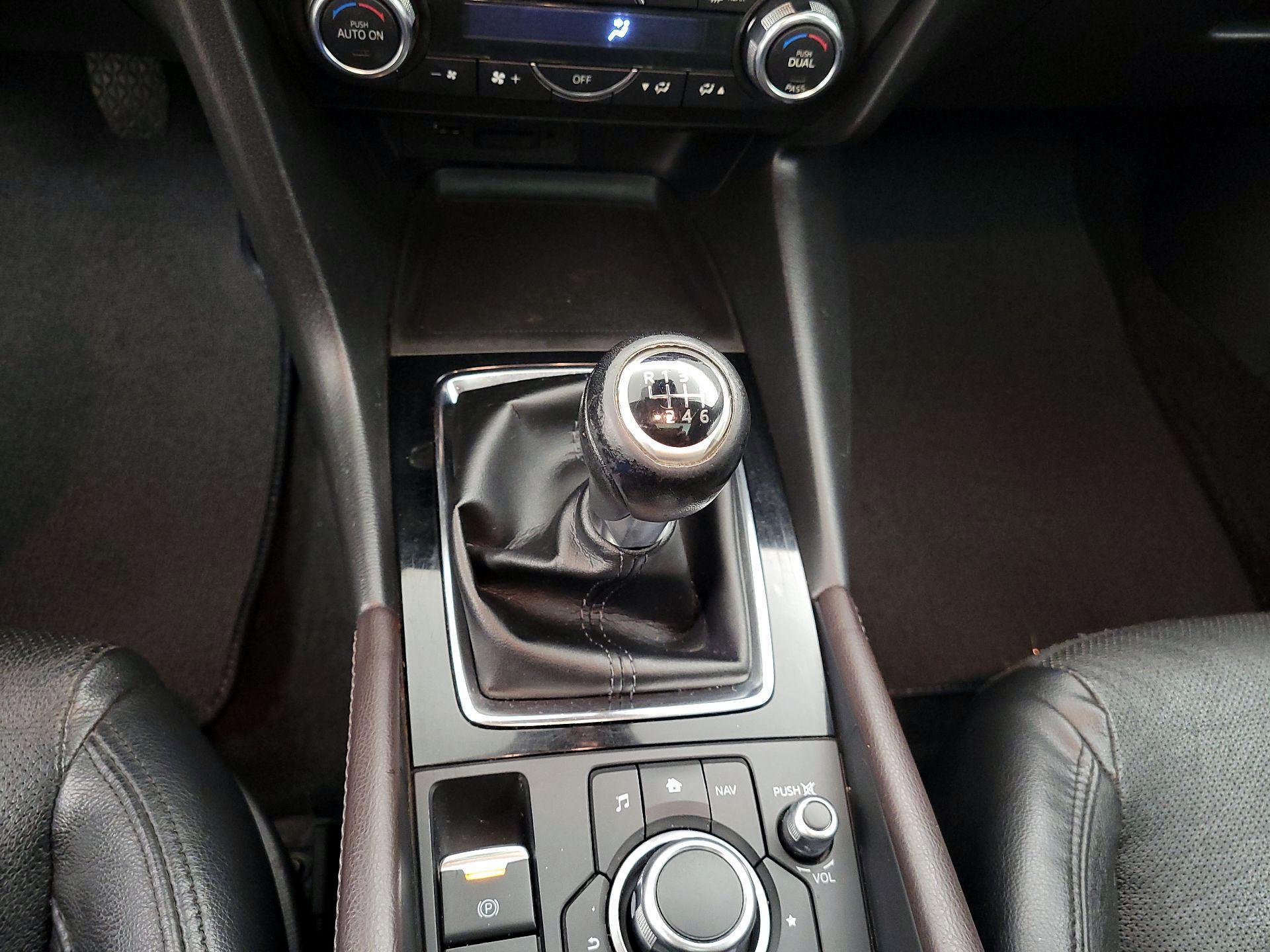 Thumbnail: 2017 Mazda Mazda3 - 16