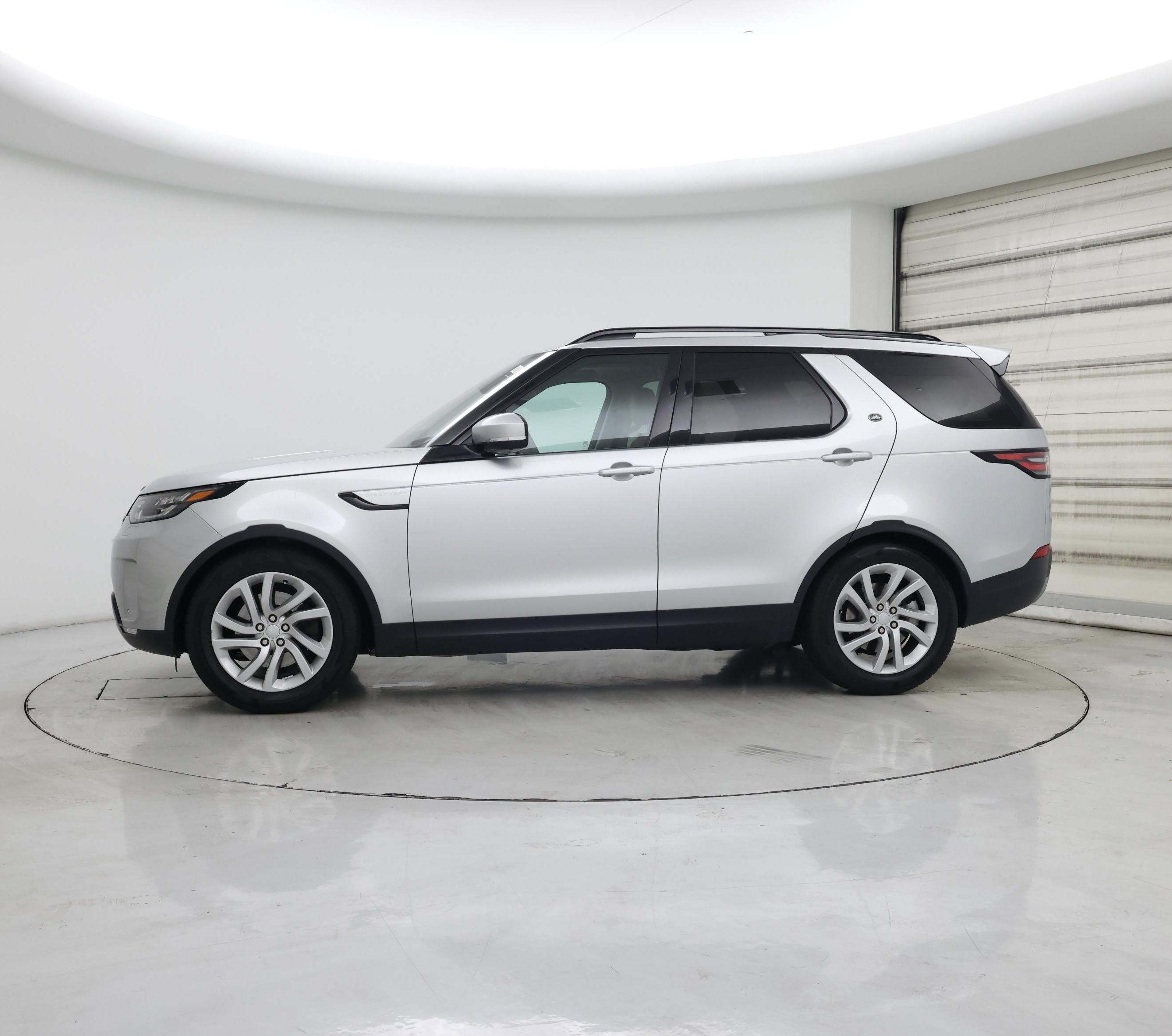 Thumbnail: 2017 Land Rover Discovery - 3