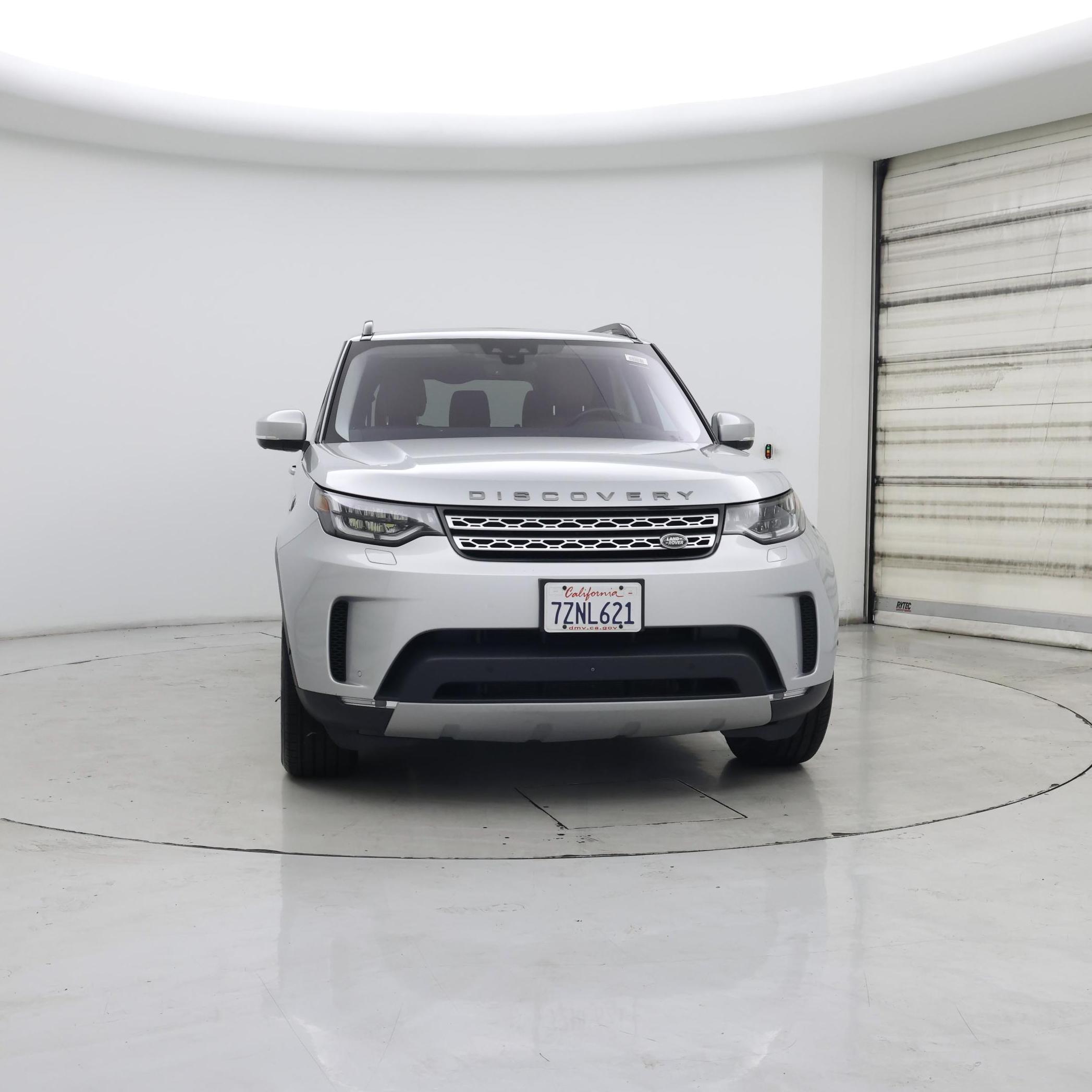 Thumbnail: 2017 Land Rover Discovery - 5