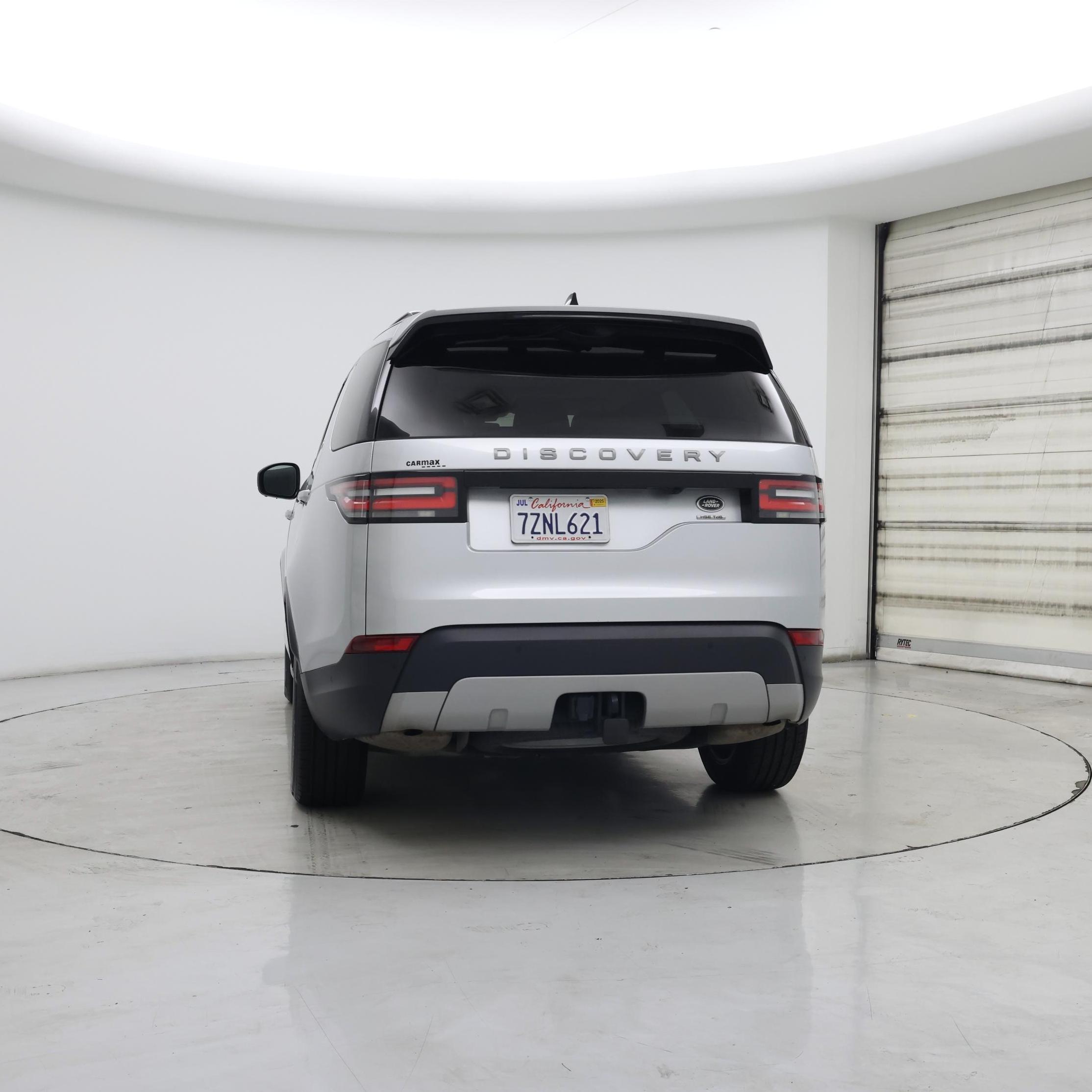 Thumbnail: 2017 Land Rover Discovery - 6