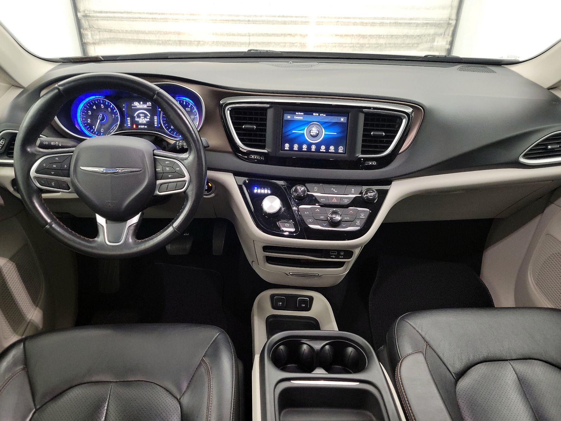 Thumbnail: 2019 Chrysler Pacifica - 9