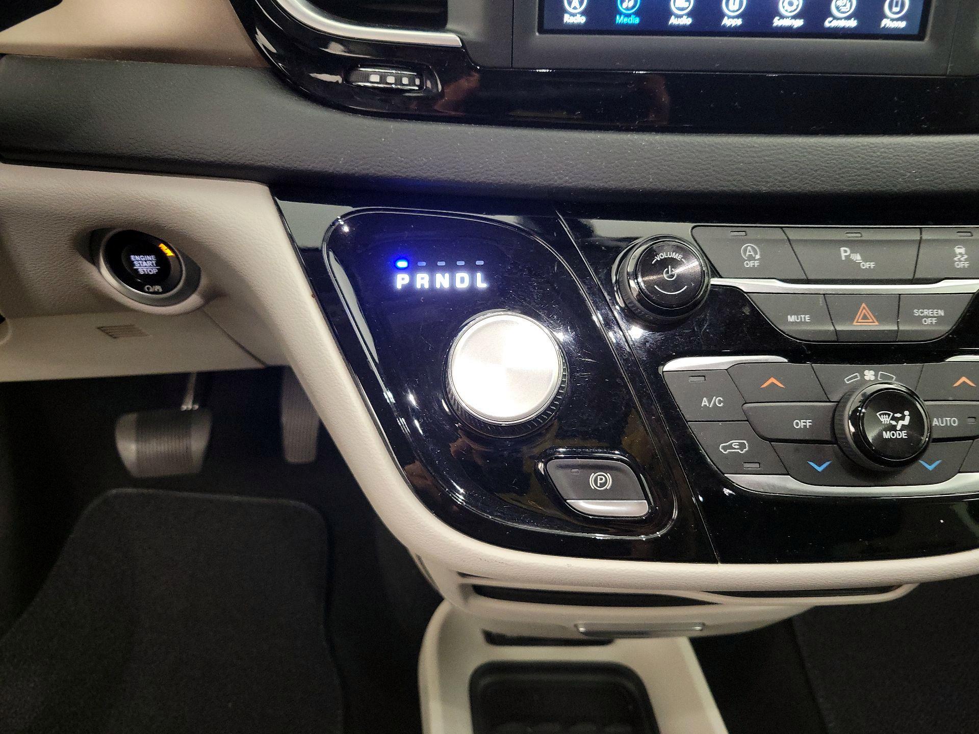 Thumbnail: 2019 Chrysler Pacifica - 17