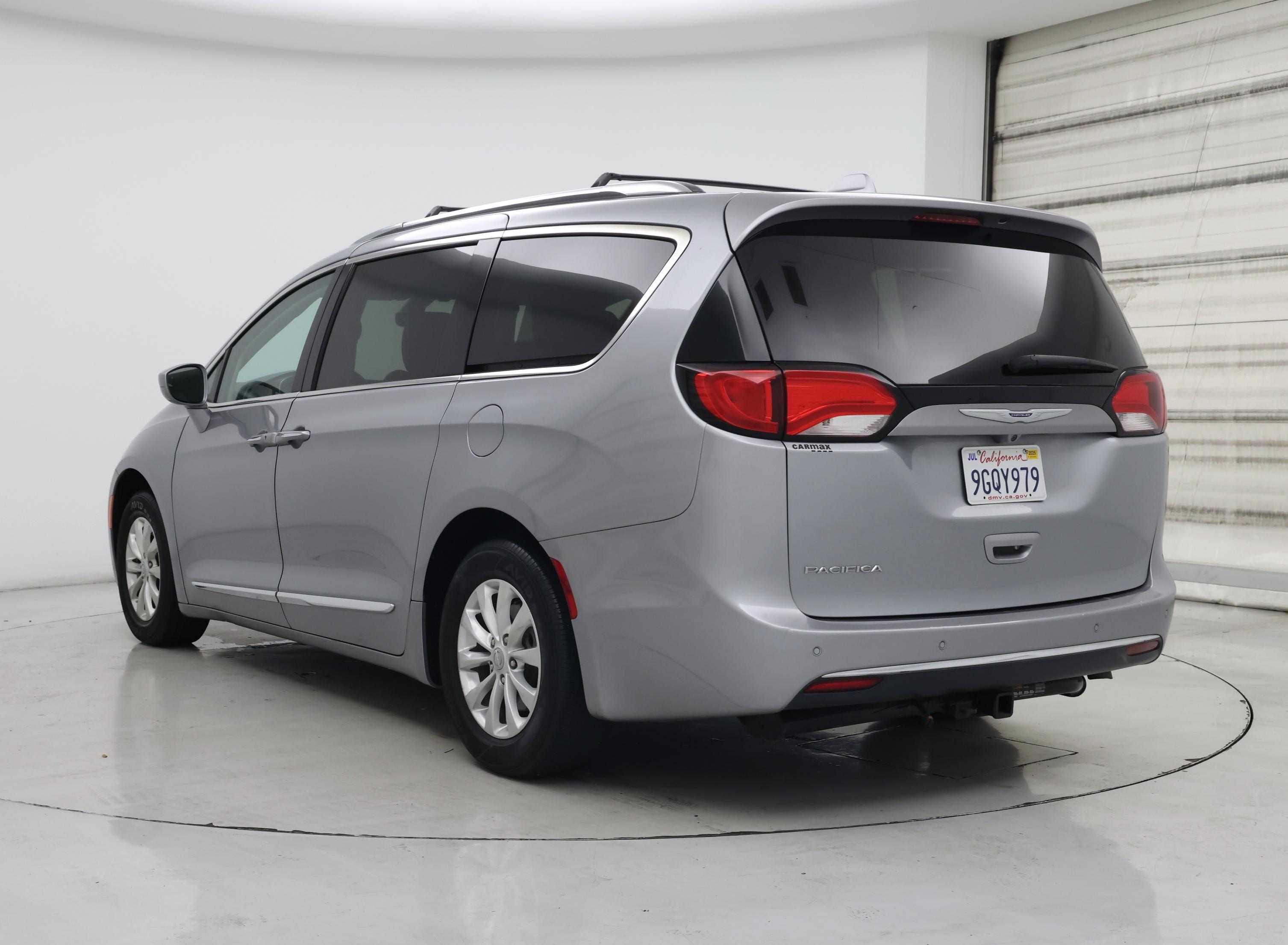 Thumbnail: 2019 Chrysler Pacifica - 2