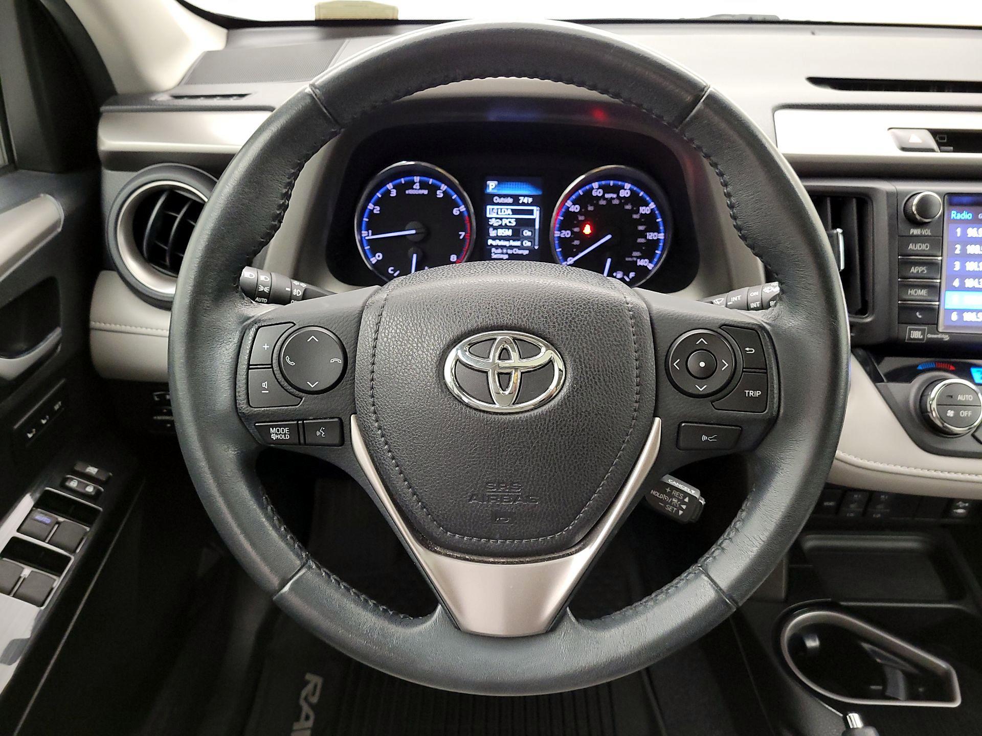 Thumbnail: 2017 Toyota RAV4 - 10