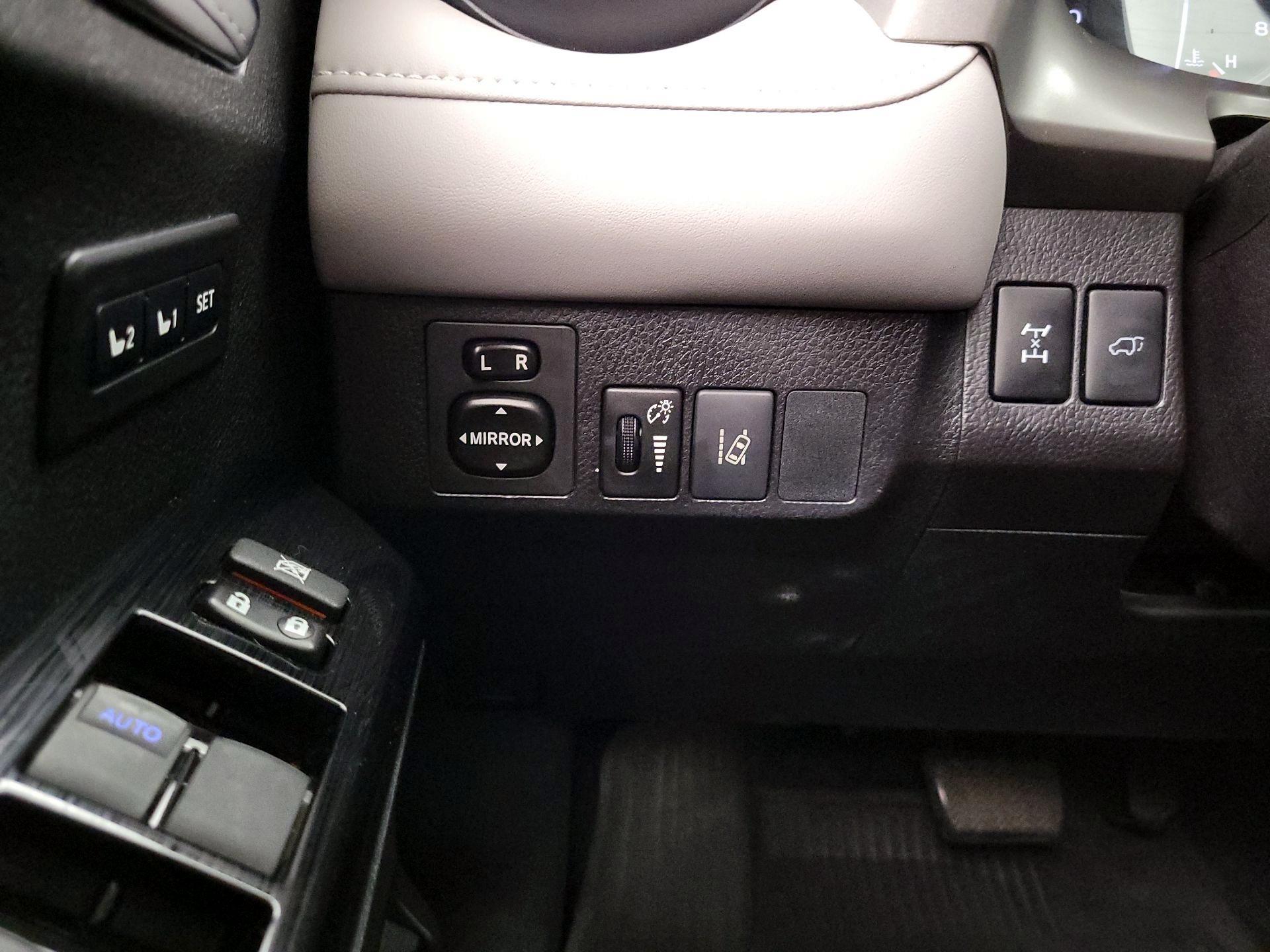 Thumbnail: 2017 Toyota RAV4 - 13
