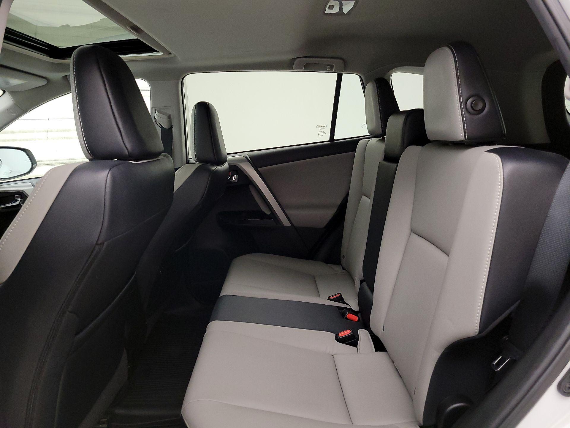 Thumbnail: 2017 Toyota RAV4 - 20