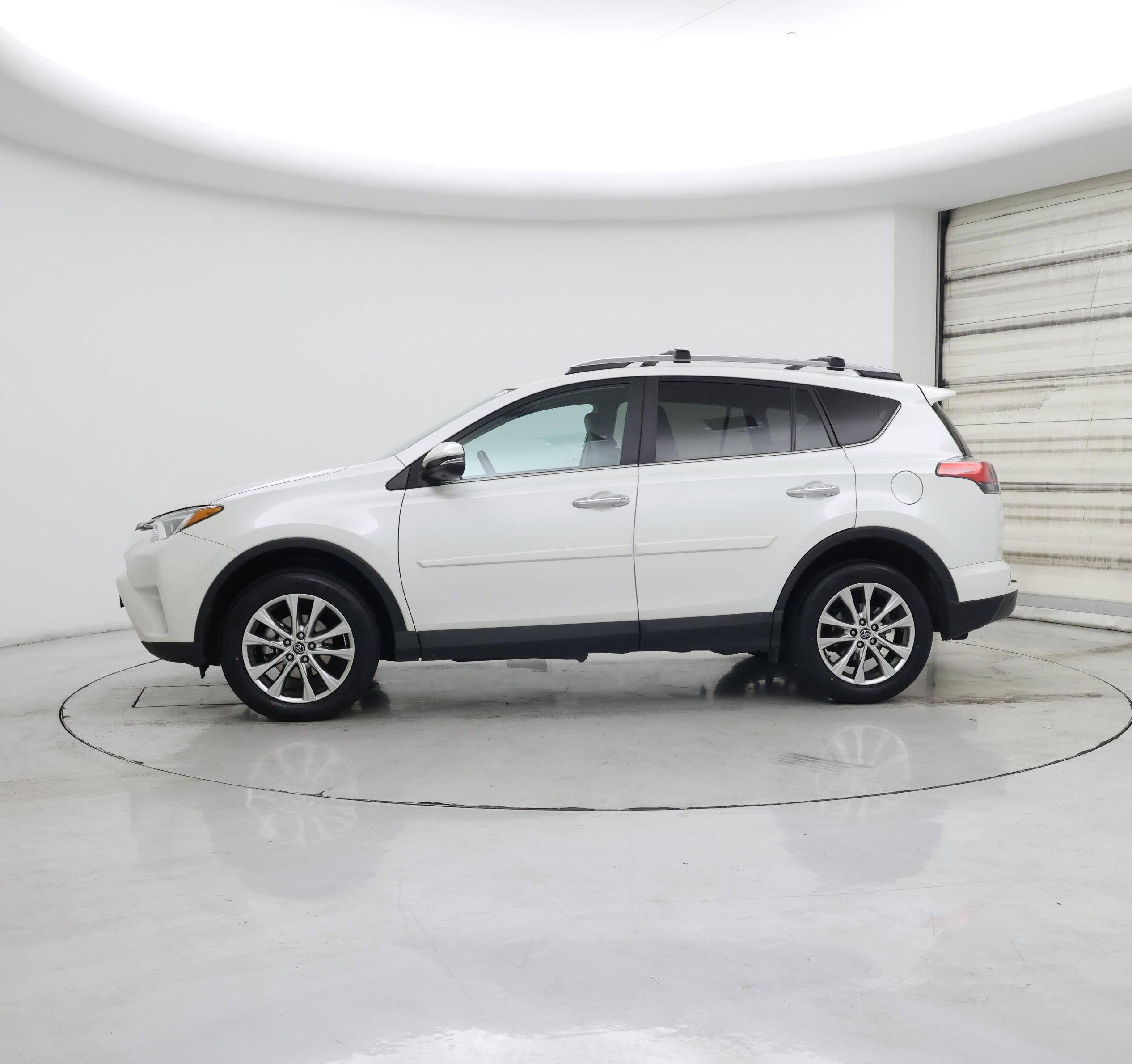 Thumbnail: 2017 Toyota RAV4 - 3