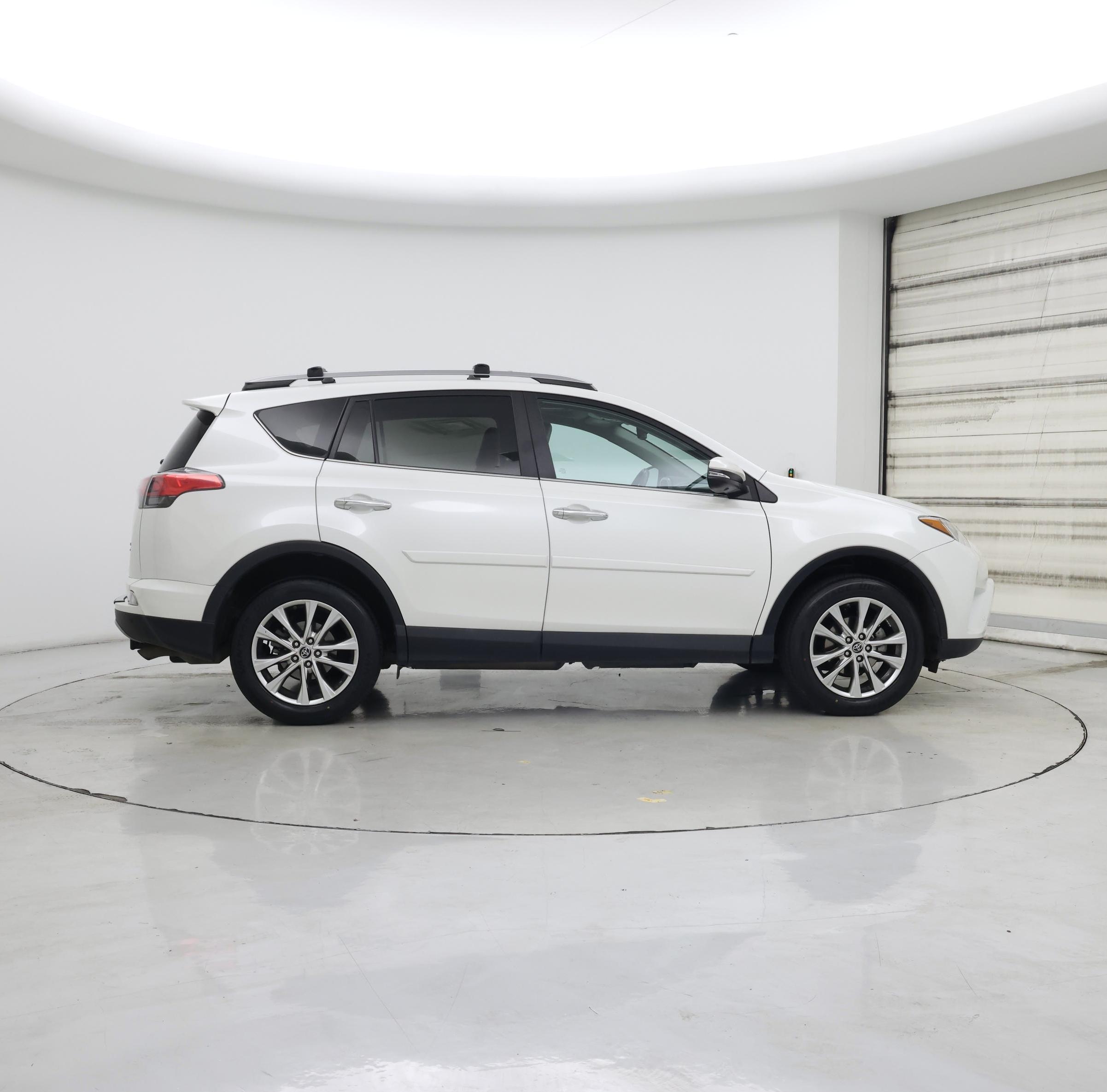 Thumbnail: 2017 Toyota RAV4 - 7