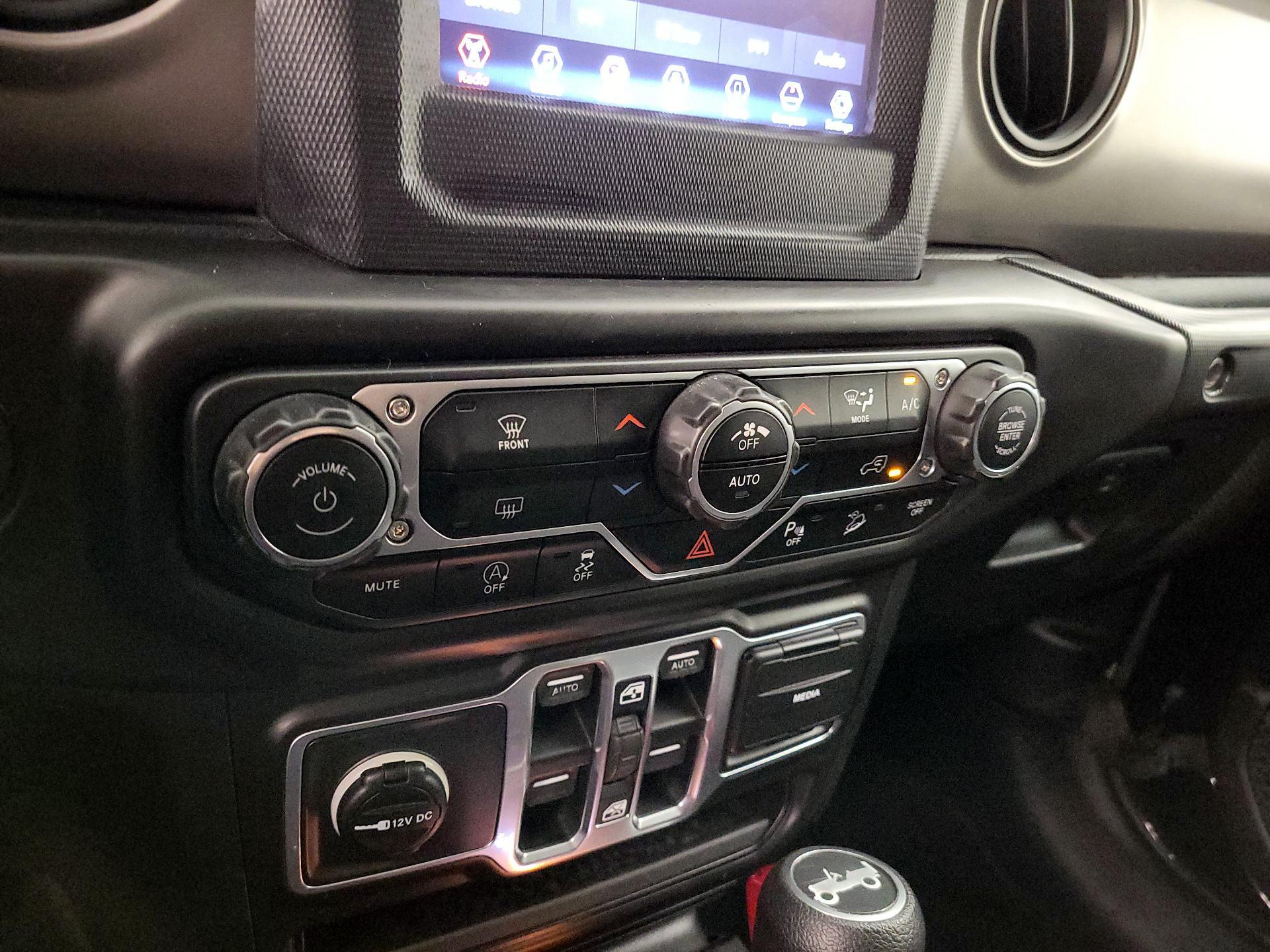 Thumbnail: 2018 Jeep Wrangler - 15