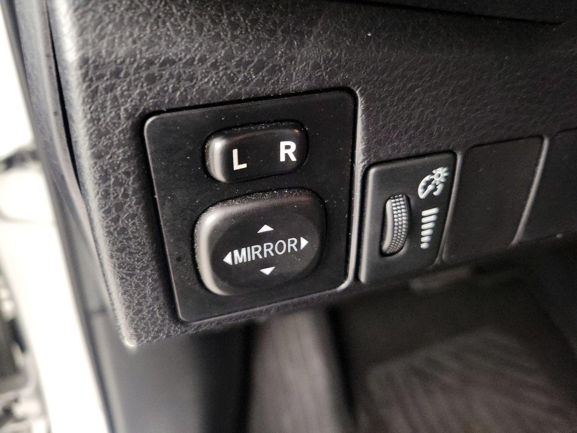 Thumbnail: 2014 Toyota Corolla - 13
