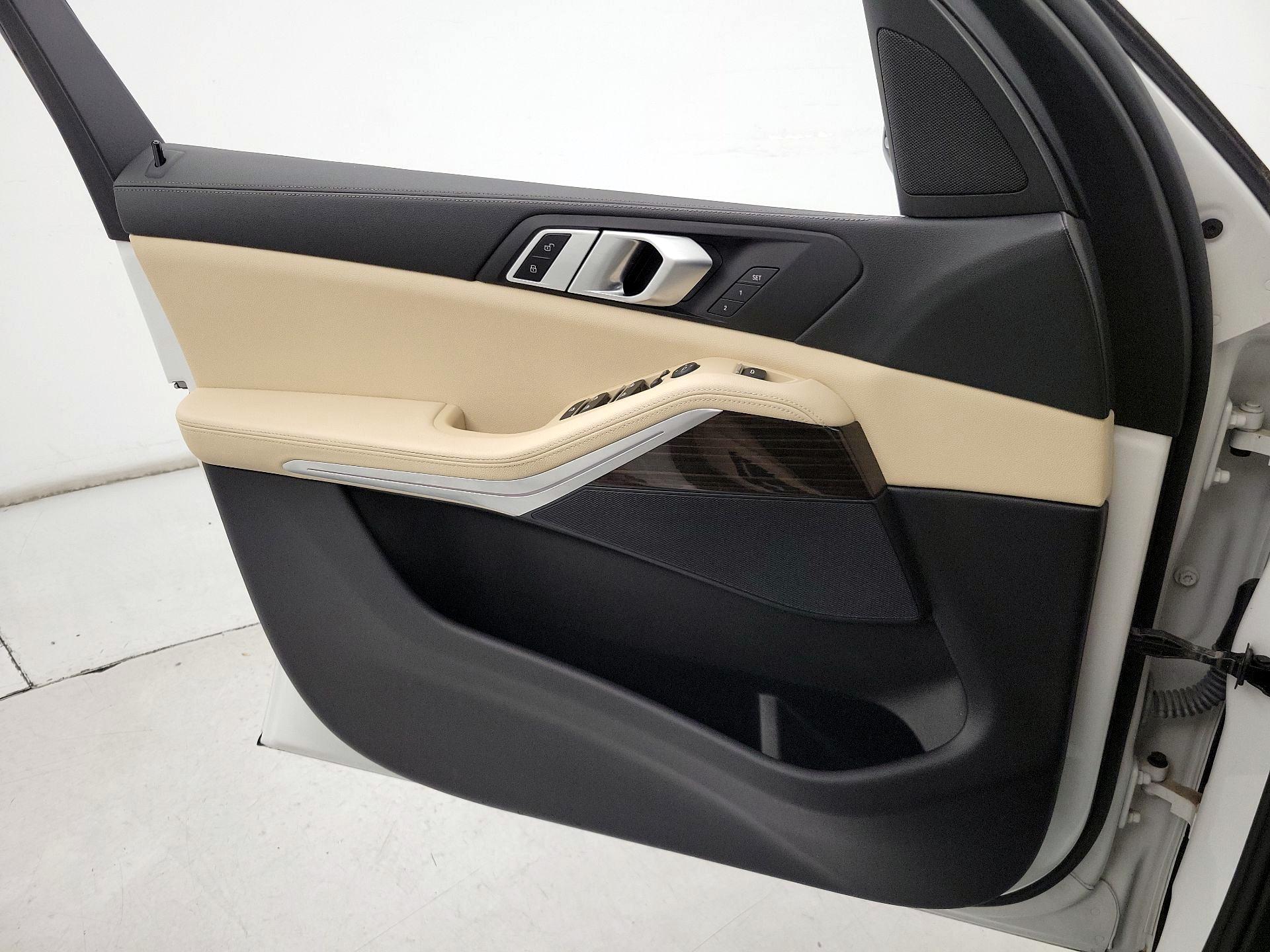 Thumbnail: 2020 BMW X5 - 12