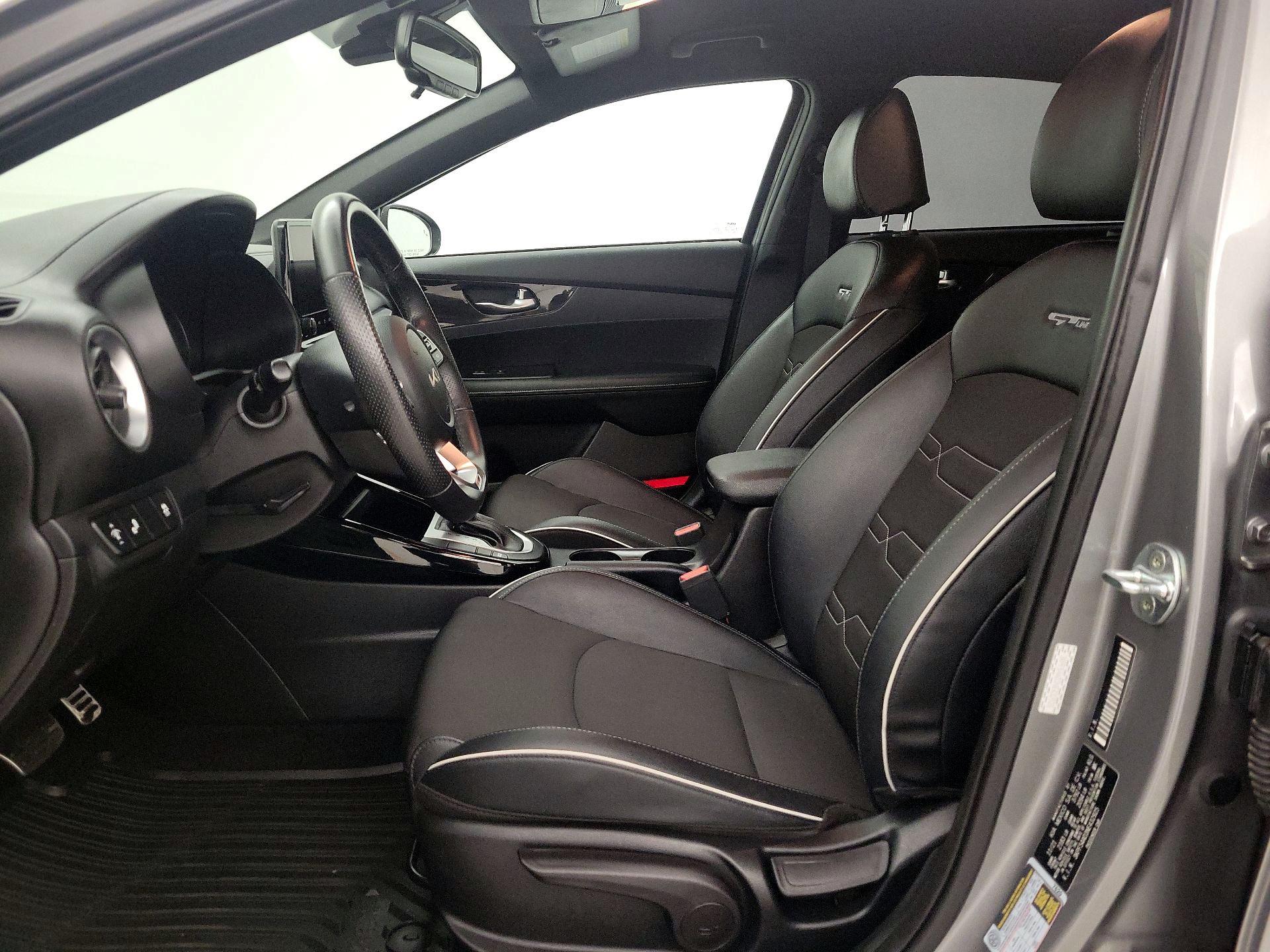 Thumbnail: 2022 Kia Forte - 11