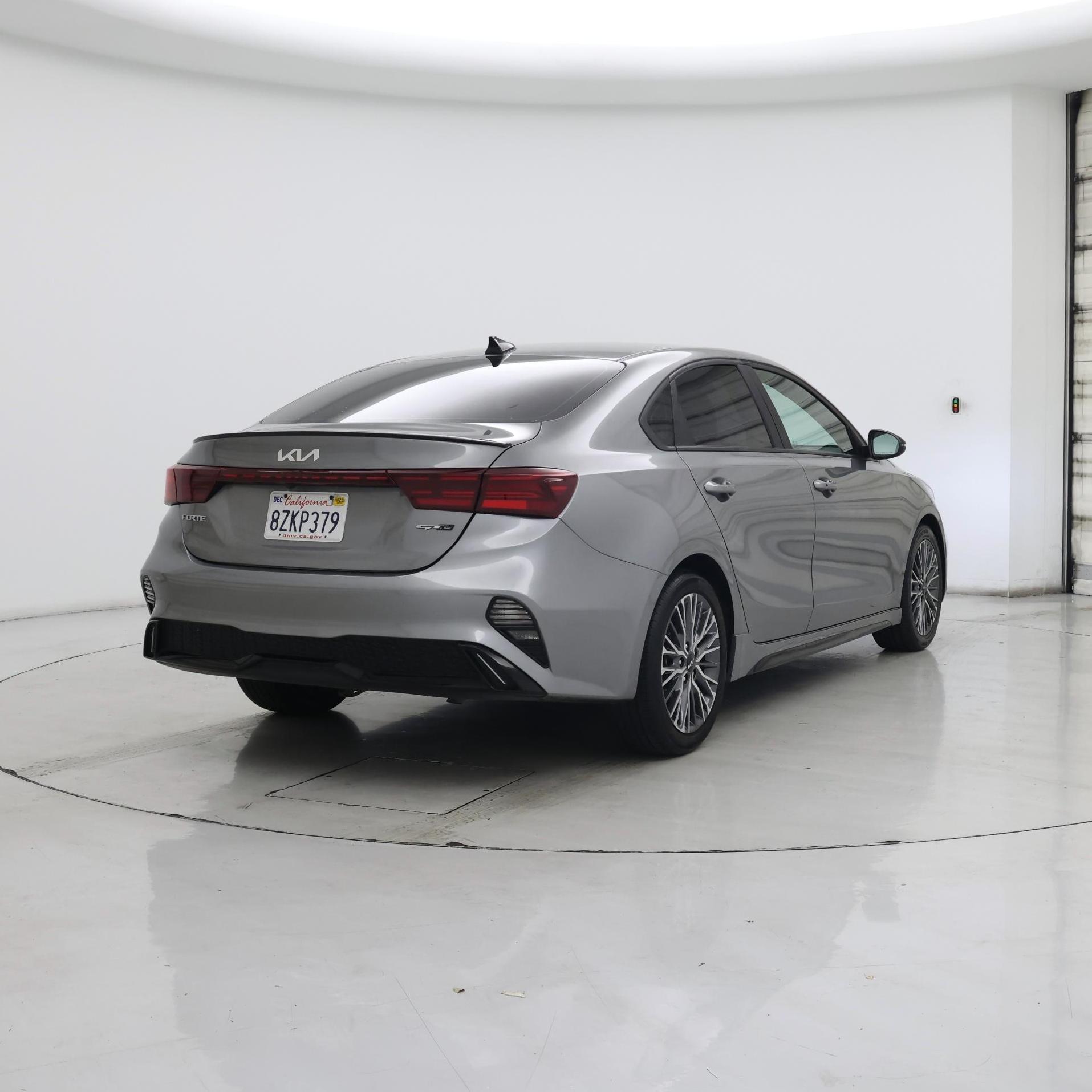Thumbnail: 2022 Kia Forte - 8
