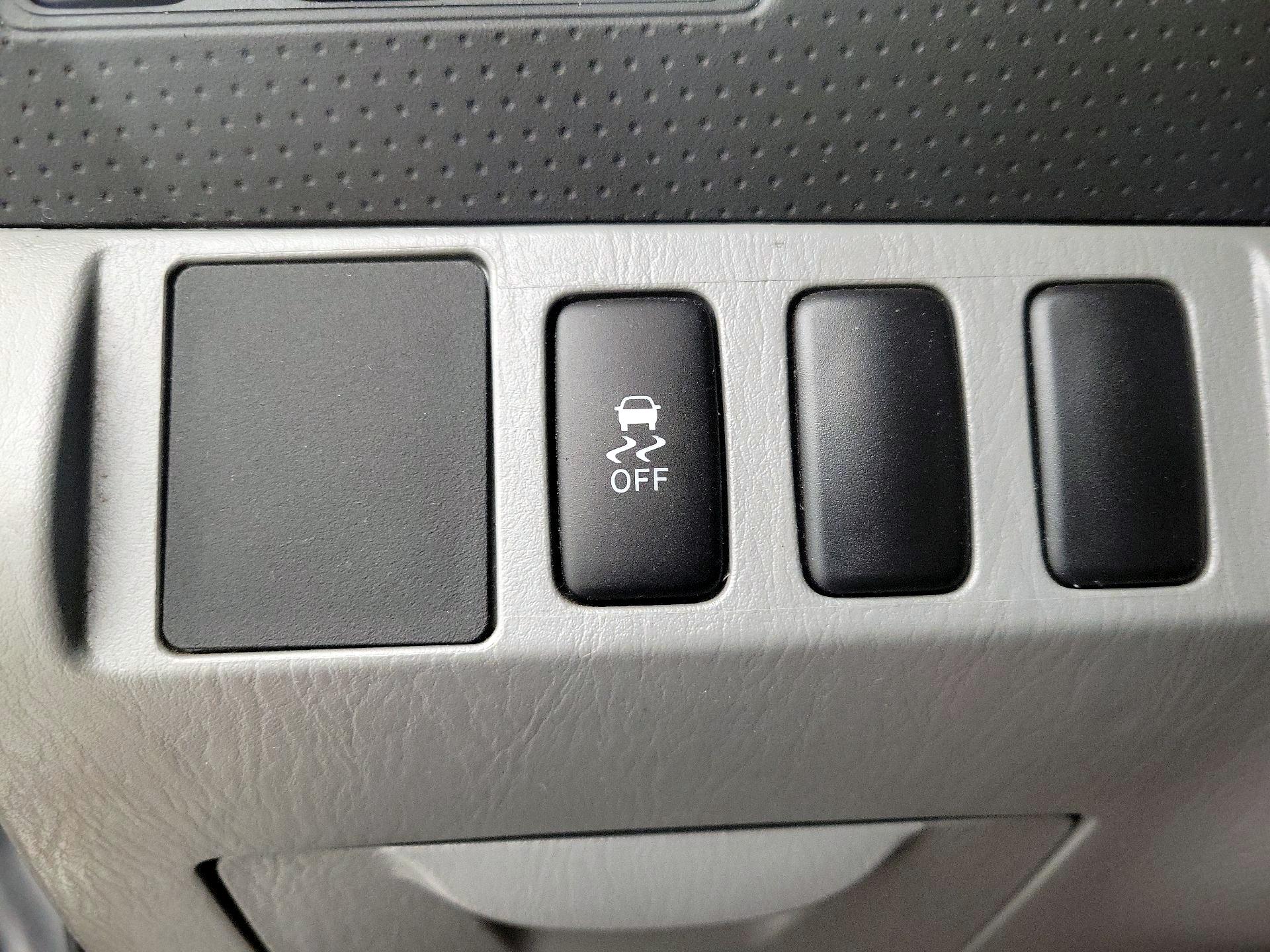 Thumbnail: 2015 Toyota Tacoma - 13