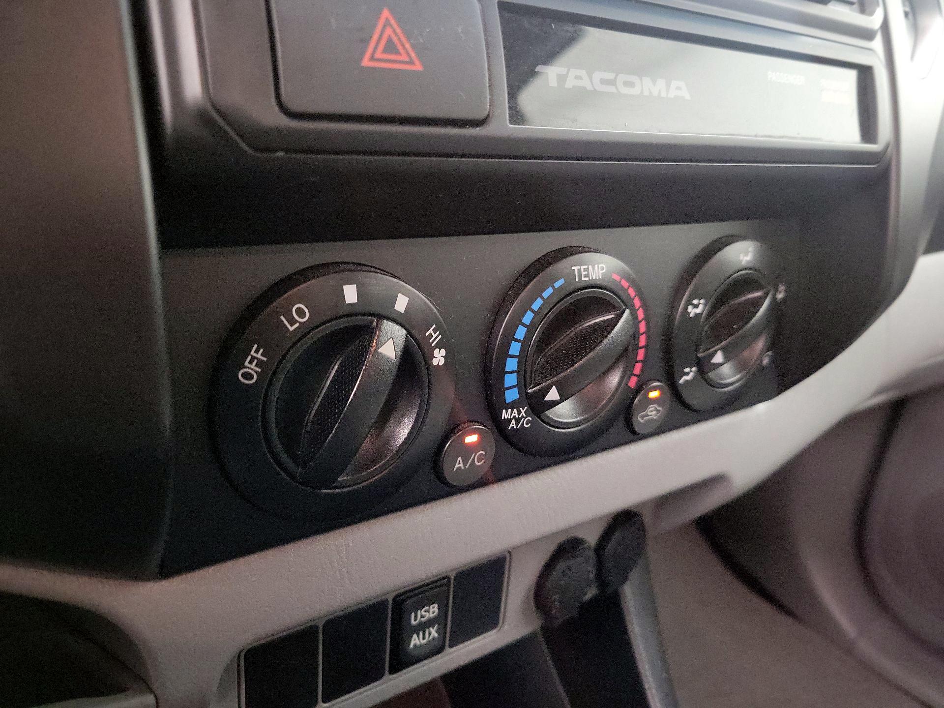 Thumbnail: 2015 Toyota Tacoma - 15