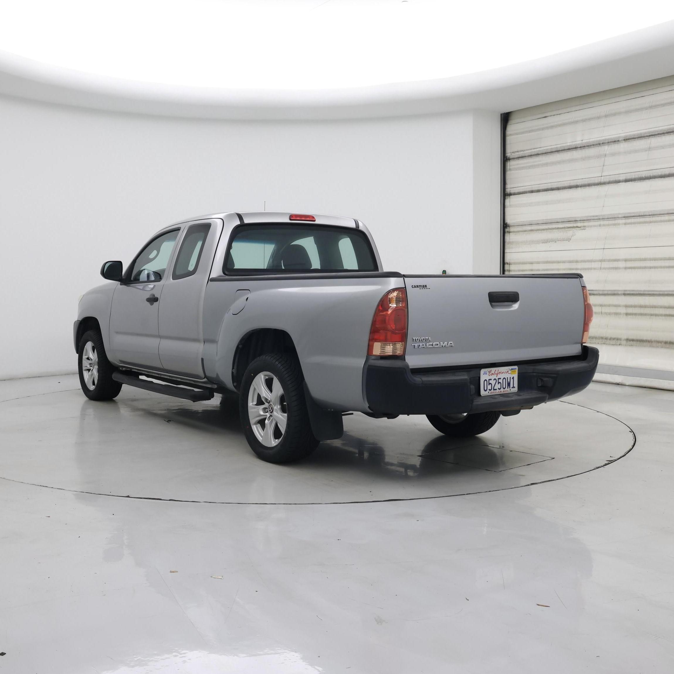 Thumbnail: 2015 Toyota Tacoma - 2