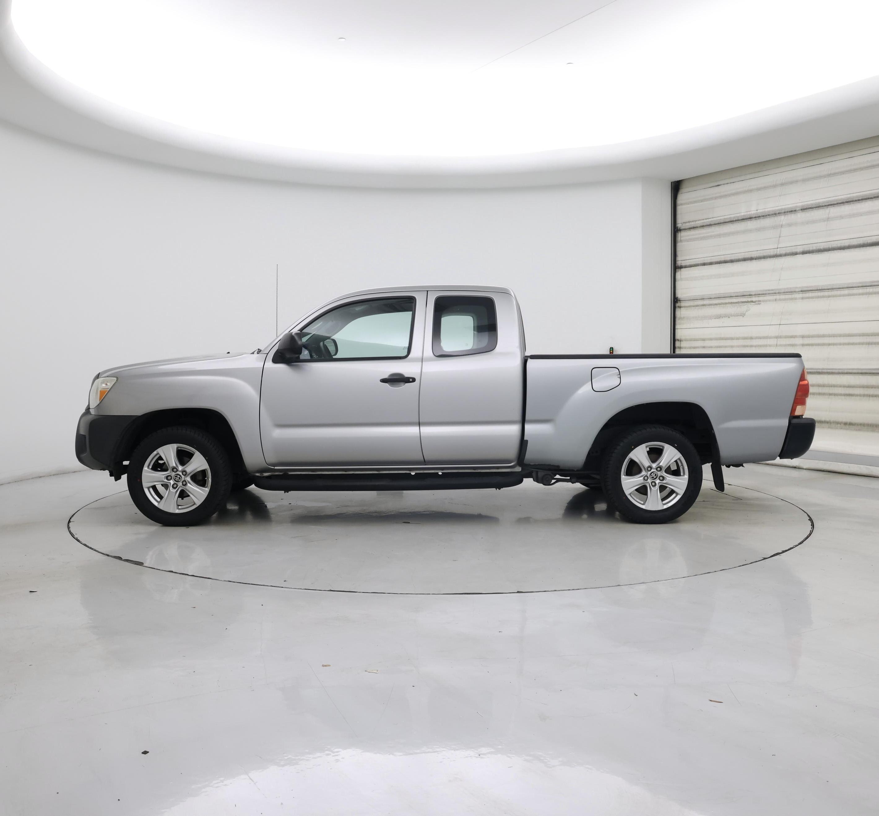 Thumbnail: 2015 Toyota Tacoma - 3