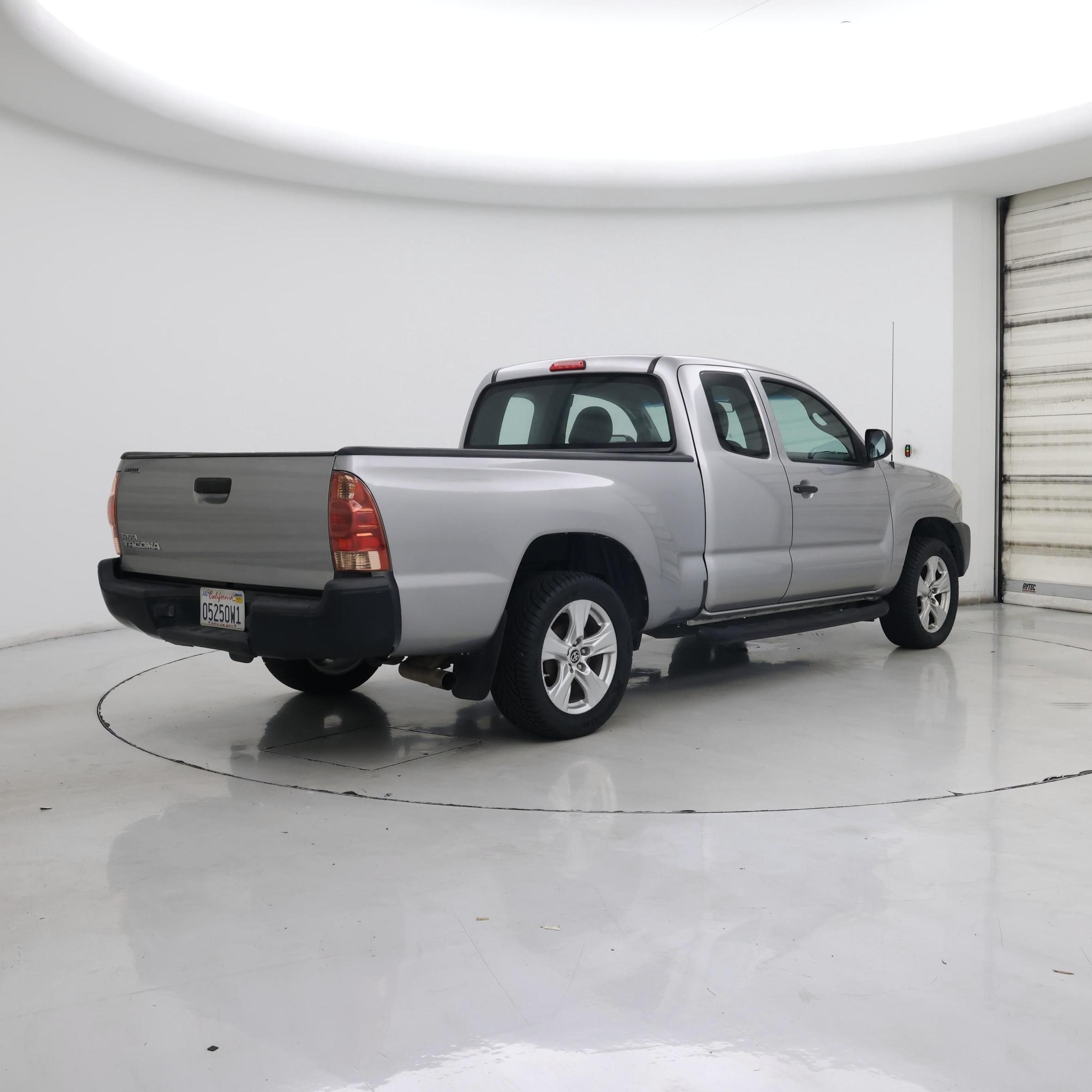 Thumbnail: 2015 Toyota Tacoma - 8