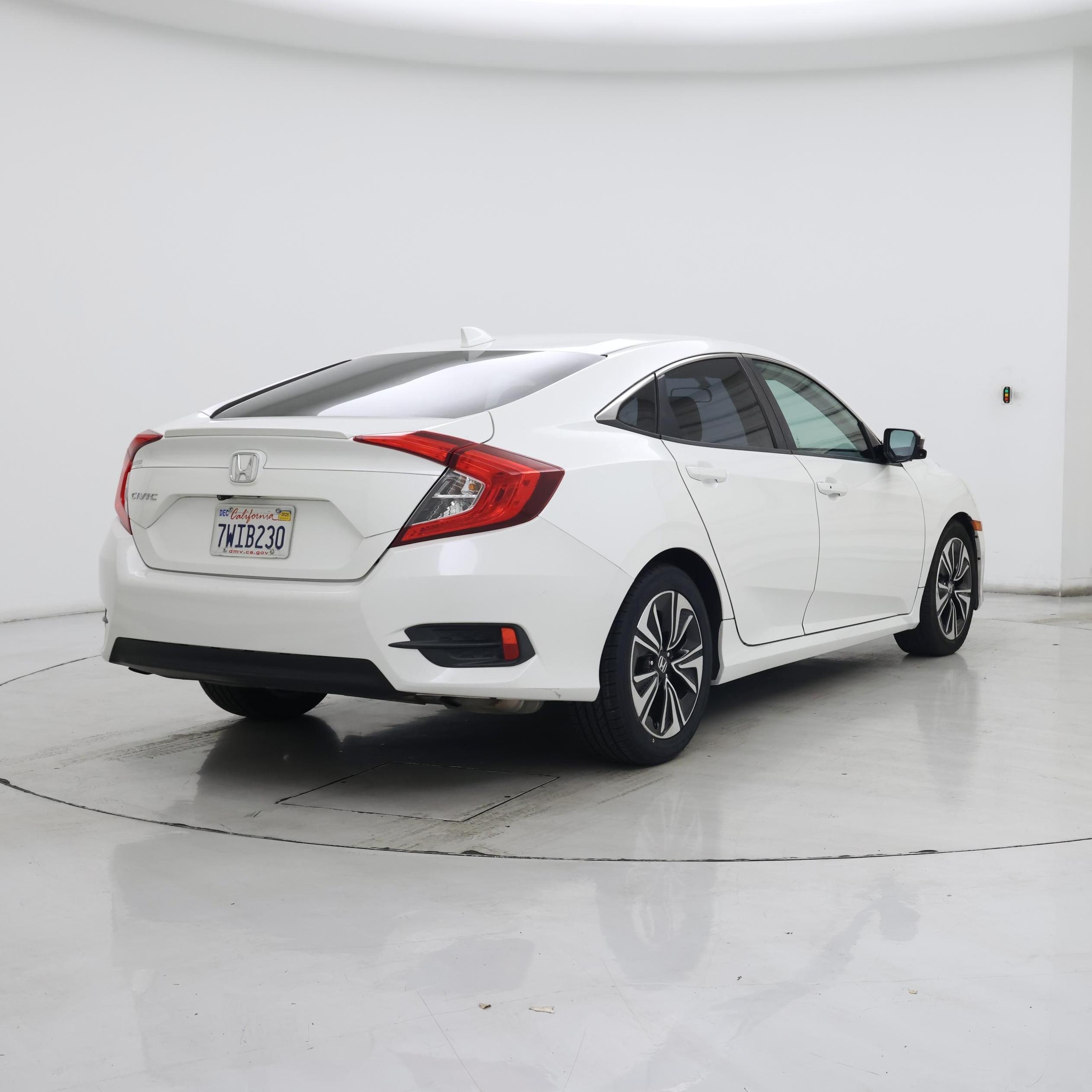 Thumbnail: 2017 Honda Civic - 8