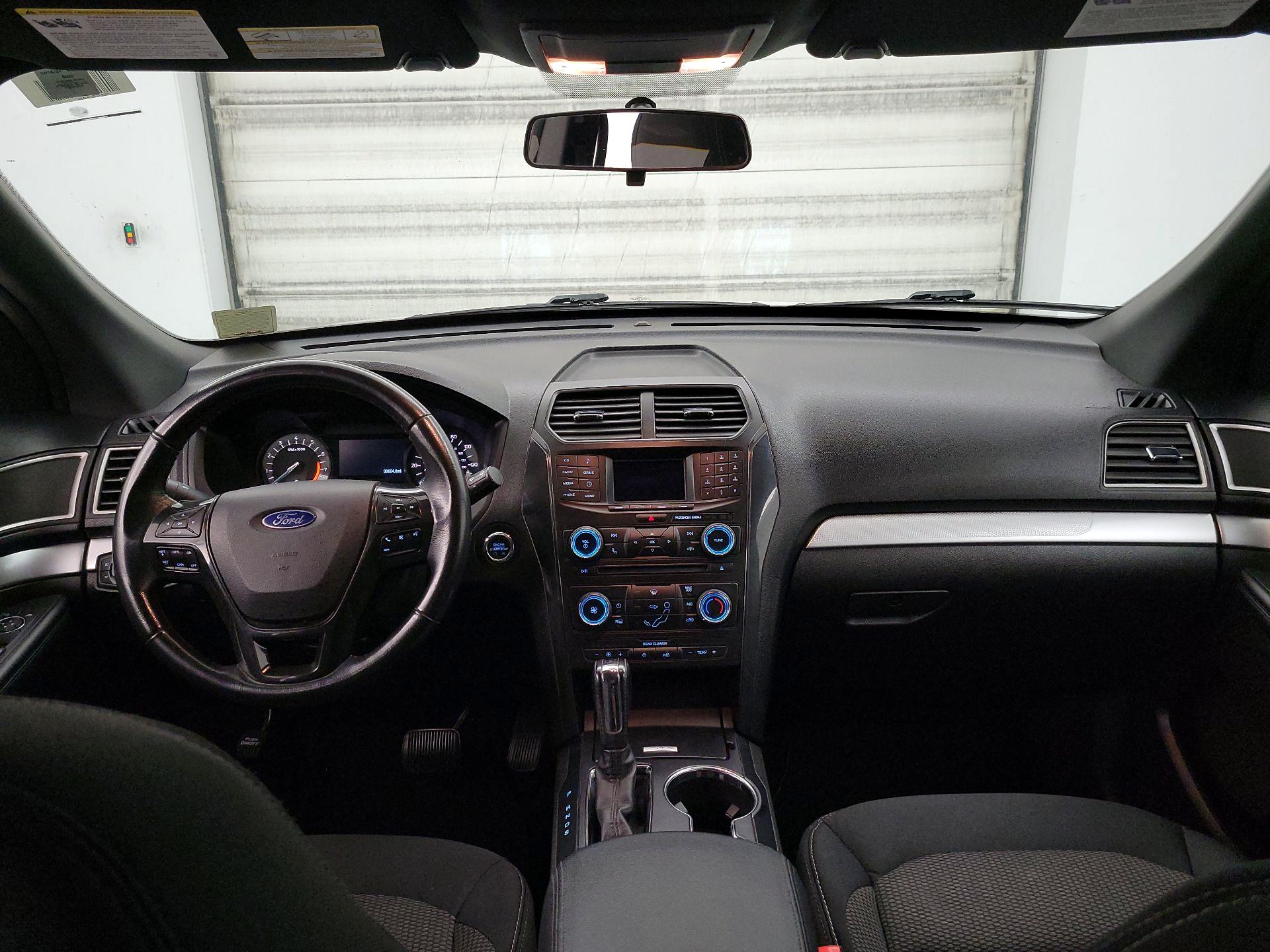 Thumbnail: 2017 Ford Explorer - 9