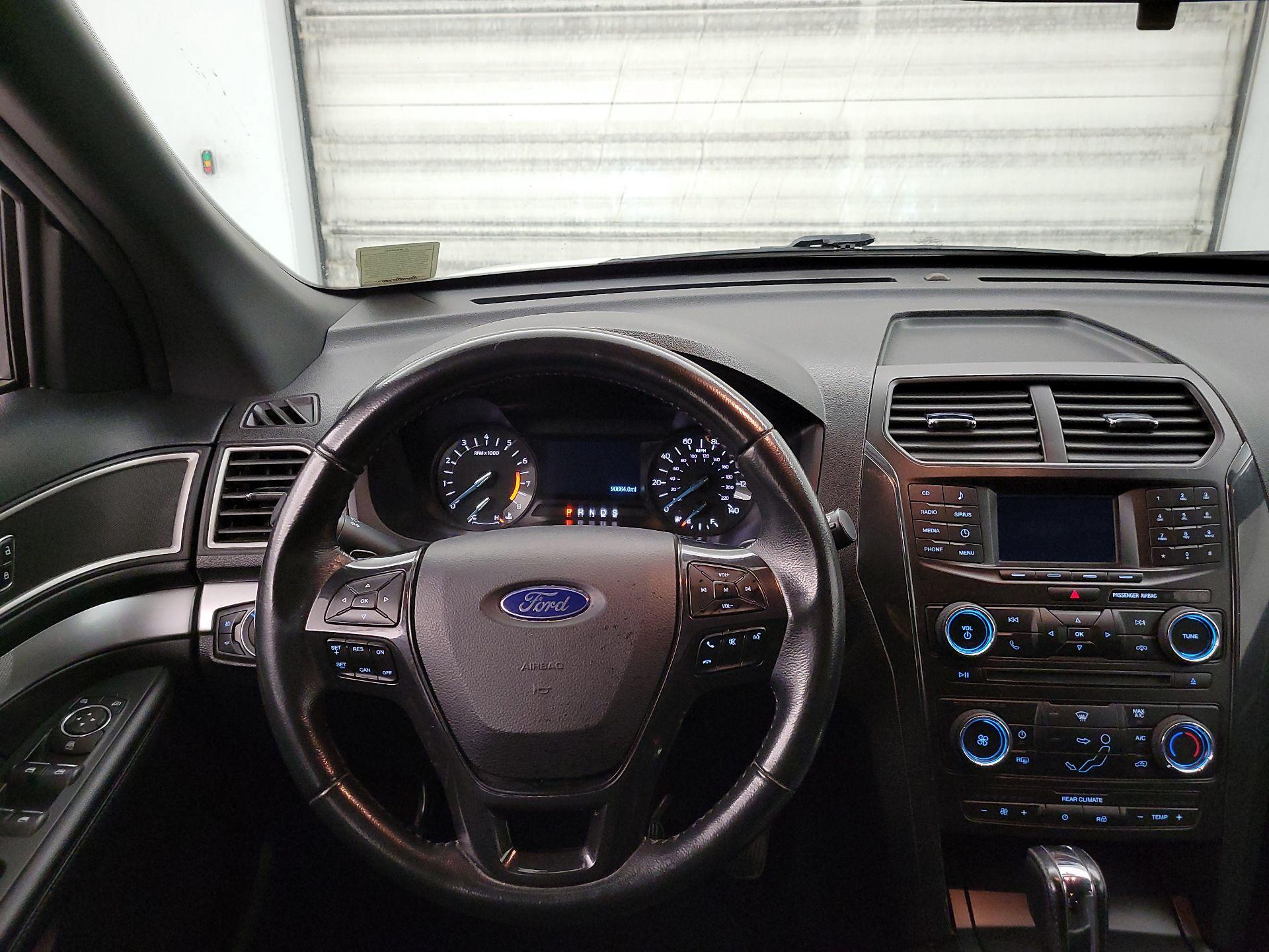 Thumbnail: 2017 Ford Explorer - 10