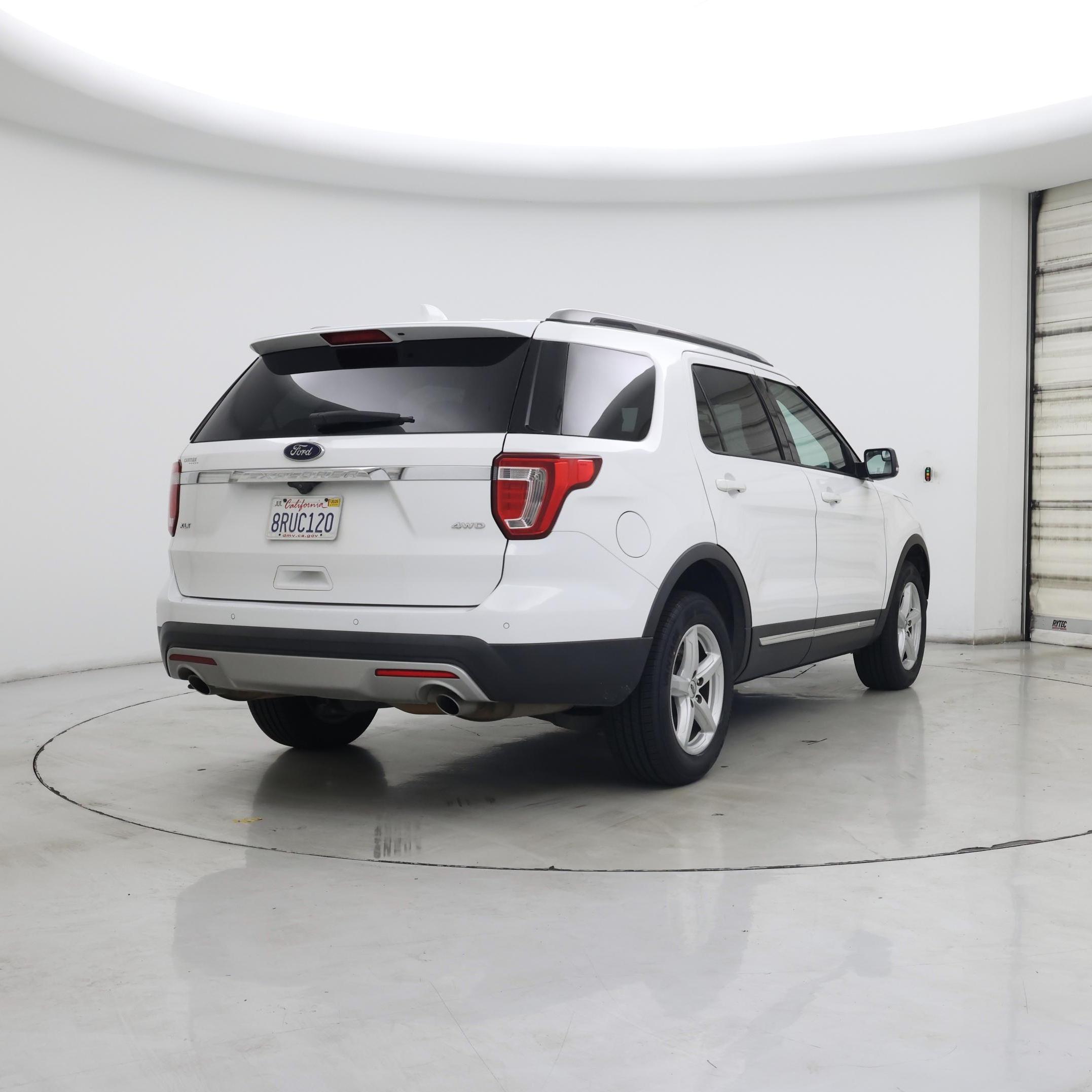 Thumbnail: 2017 Ford Explorer - 8