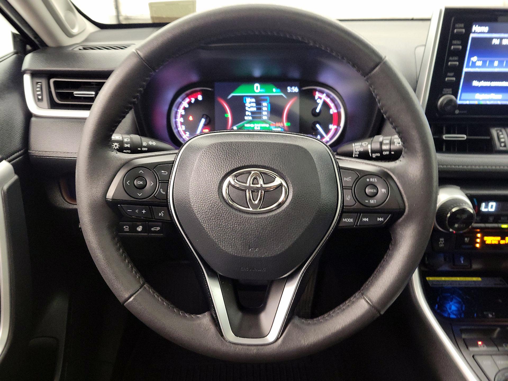 Thumbnail: 2021 Toyota RAV4 - 10