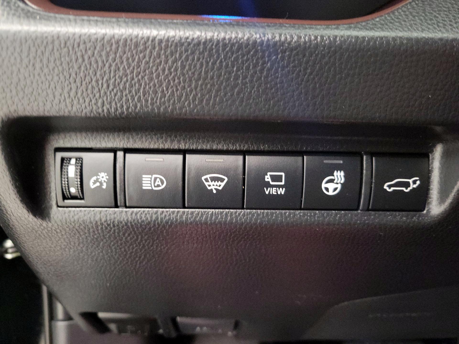 Thumbnail: 2021 Toyota RAV4 - 13
