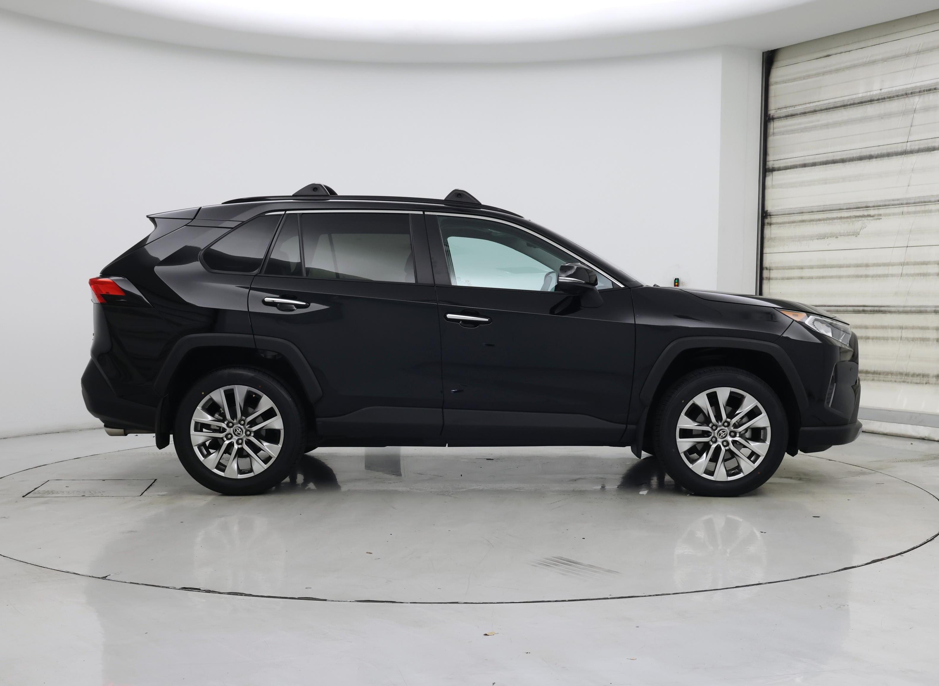 Thumbnail: 2021 Toyota RAV4 - 7