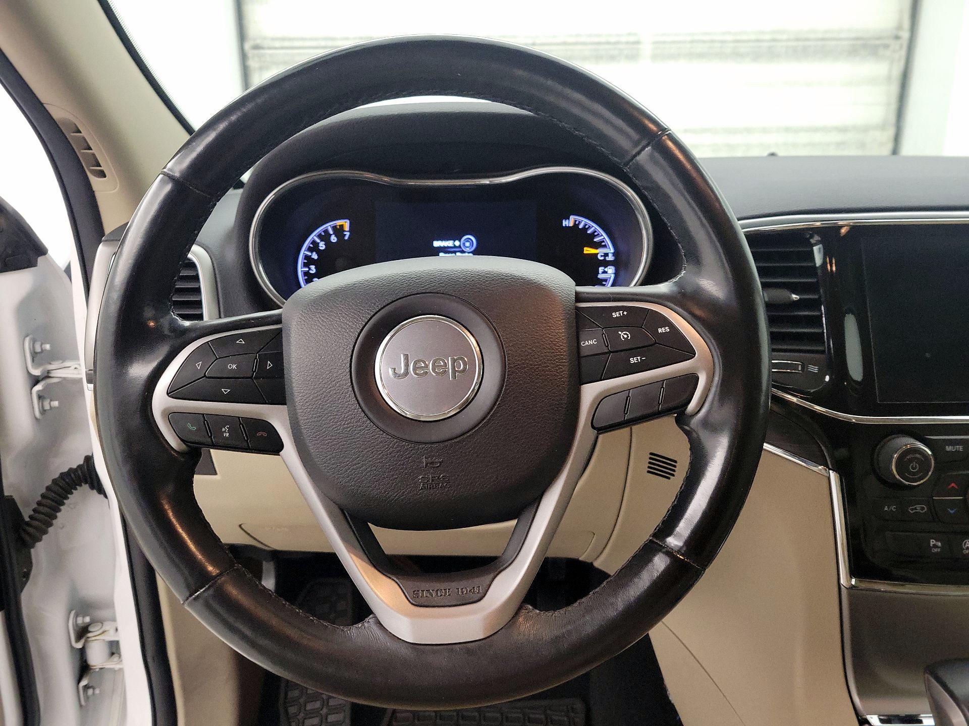 Thumbnail: 2020 Jeep Grand Cherokee - 10