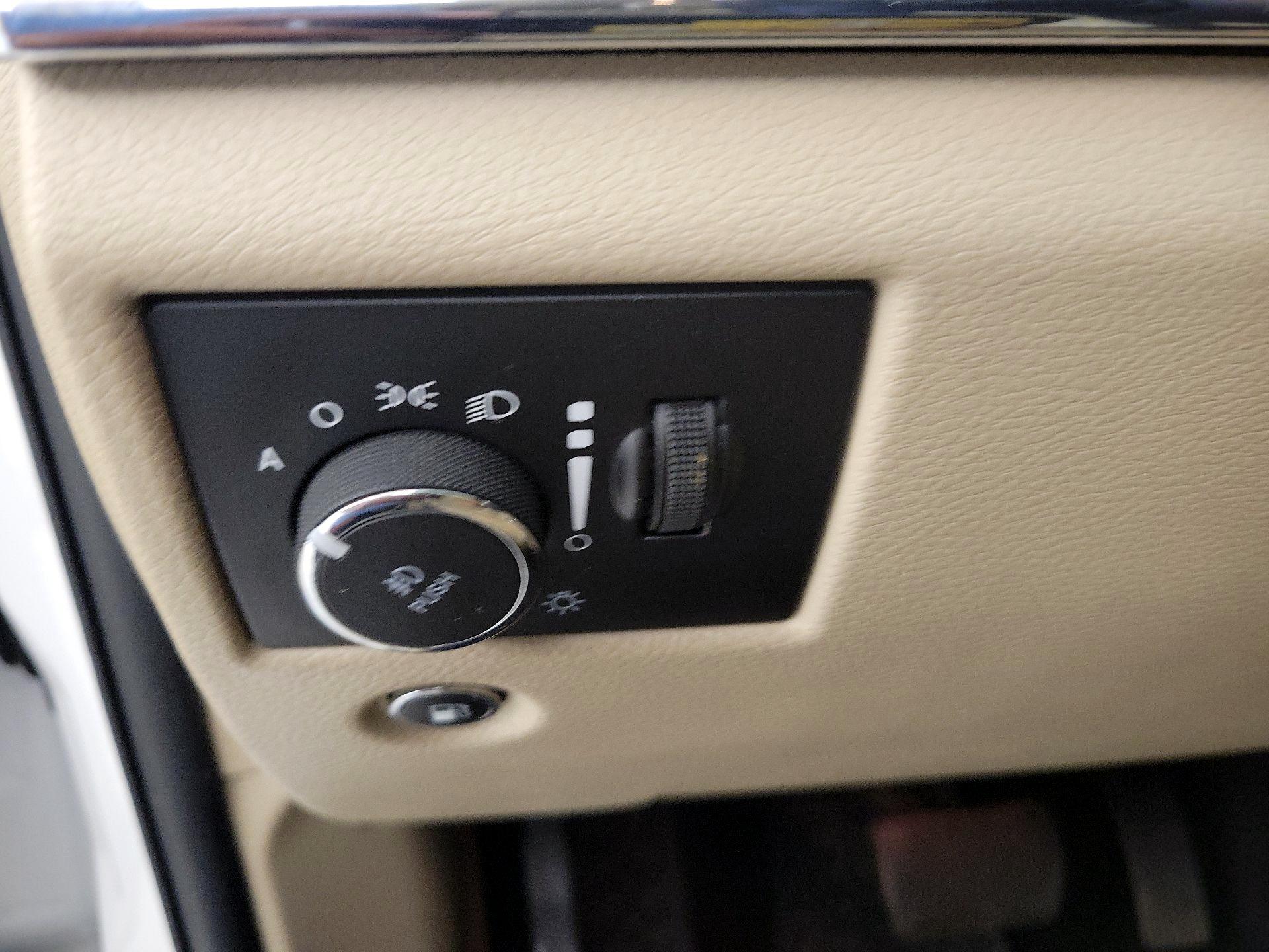 Thumbnail: 2020 Jeep Grand Cherokee - 13