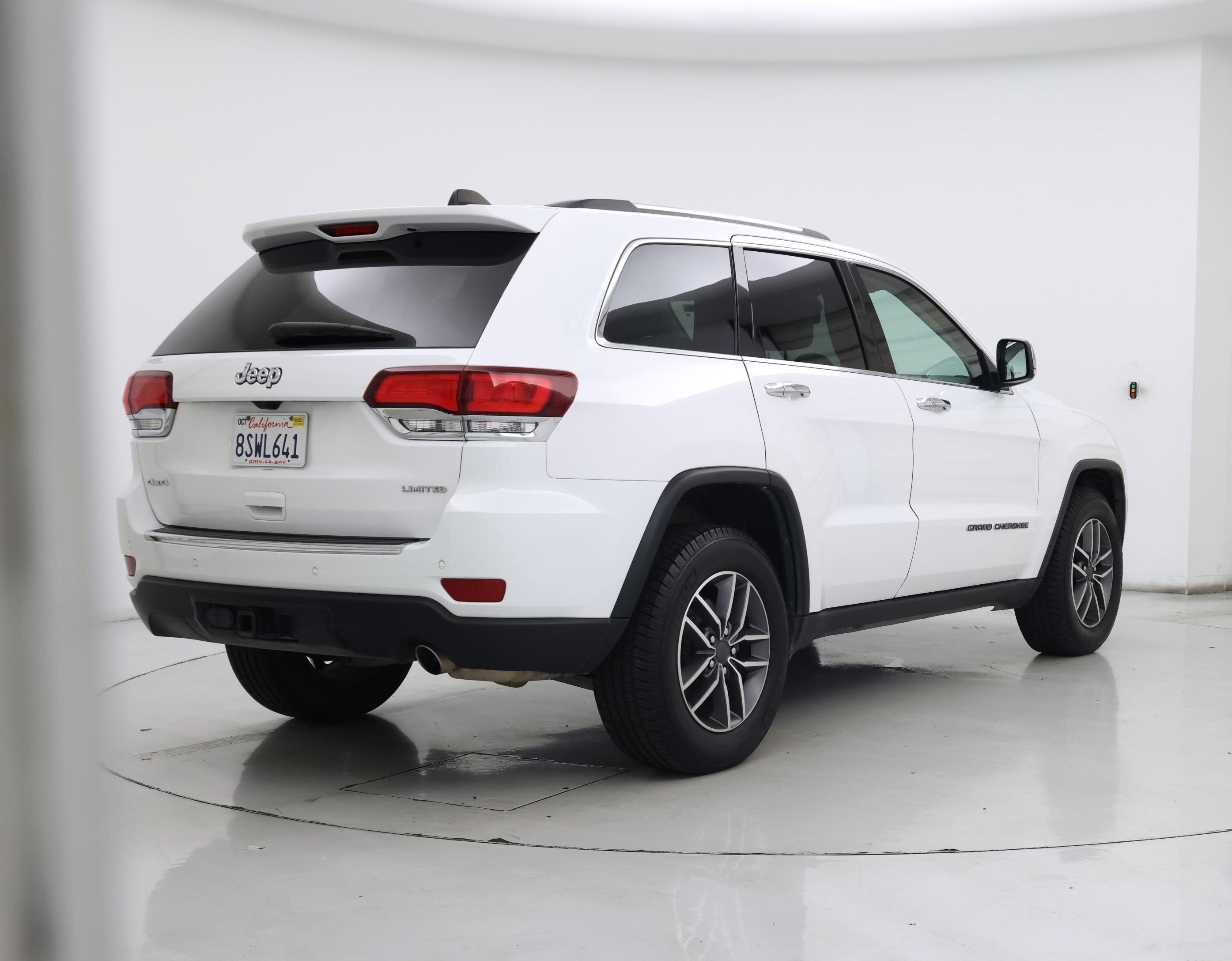 Thumbnail: 2020 Jeep Grand Cherokee - 8