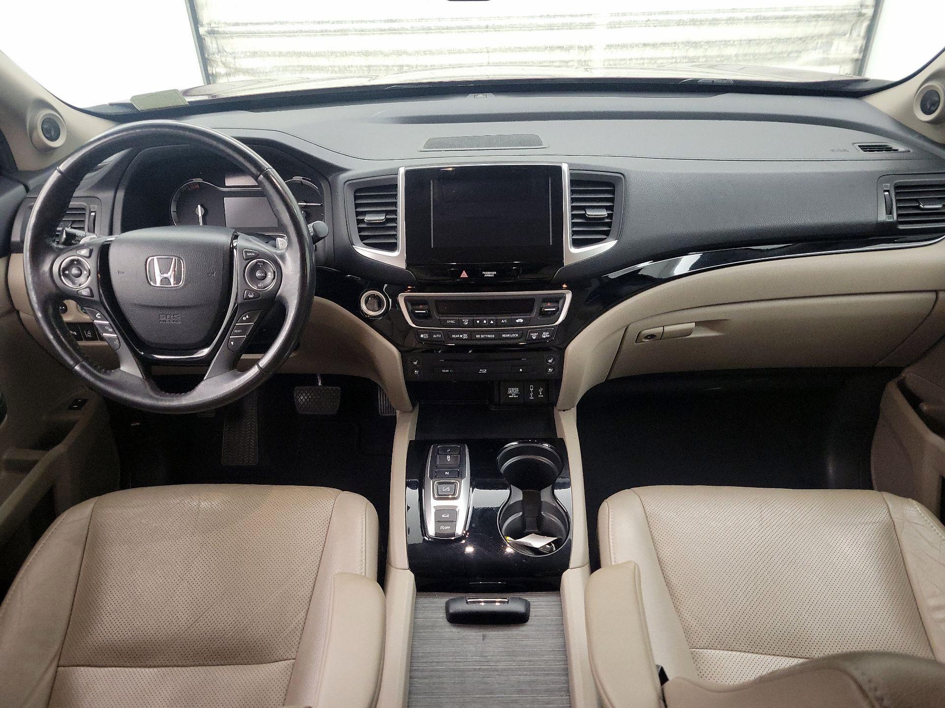 Thumbnail: 2018 Honda Pilot - 9