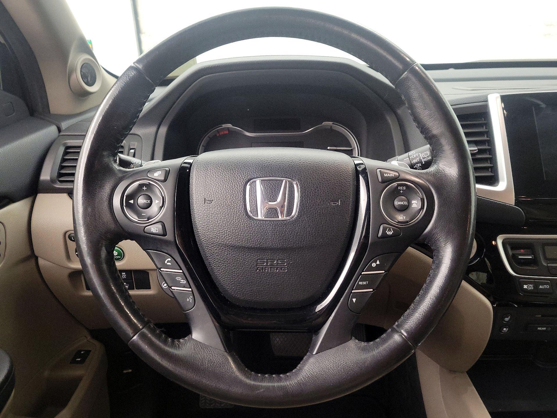 Thumbnail: 2018 Honda Pilot - 10
