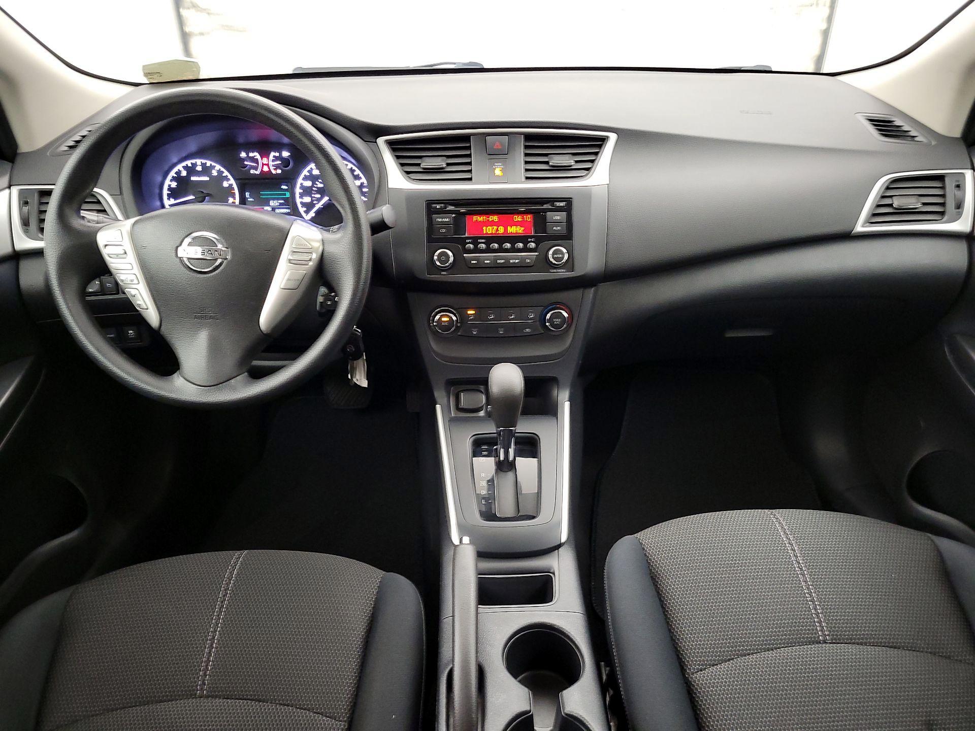 Thumbnail: 2016 Nissan Sentra - 9