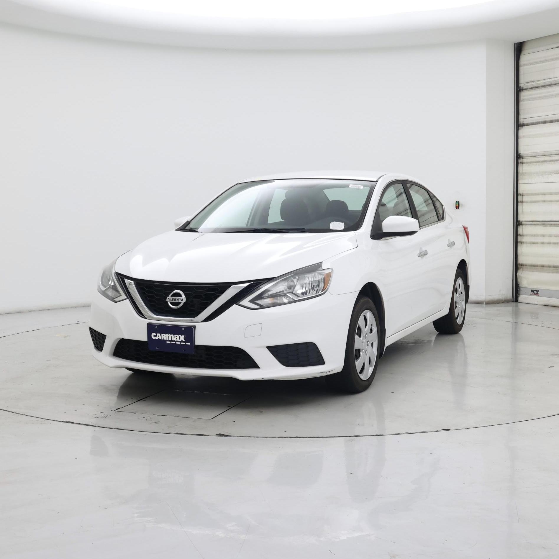 Thumbnail: 2016 Nissan Sentra - 4