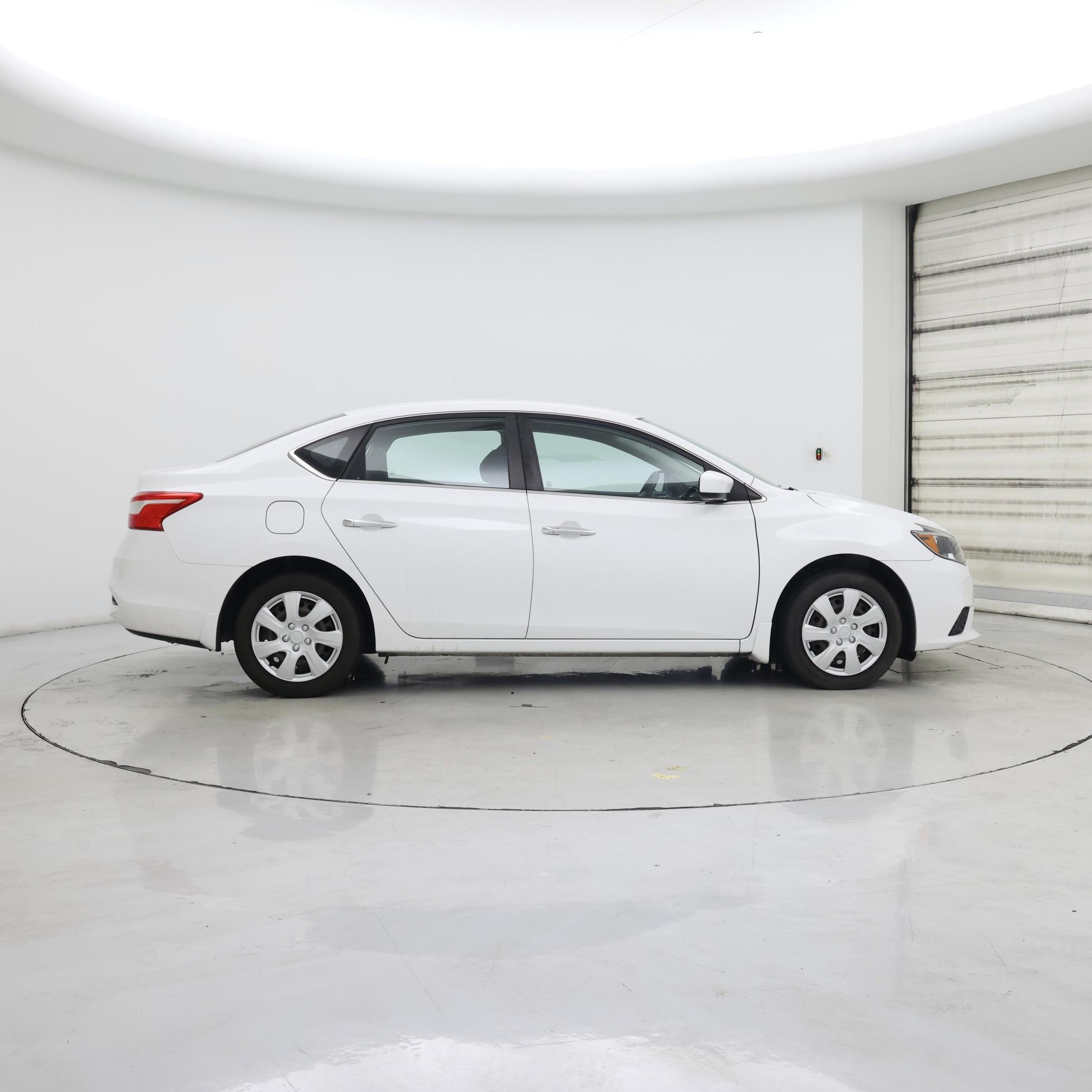 Thumbnail: 2016 Nissan Sentra - 7