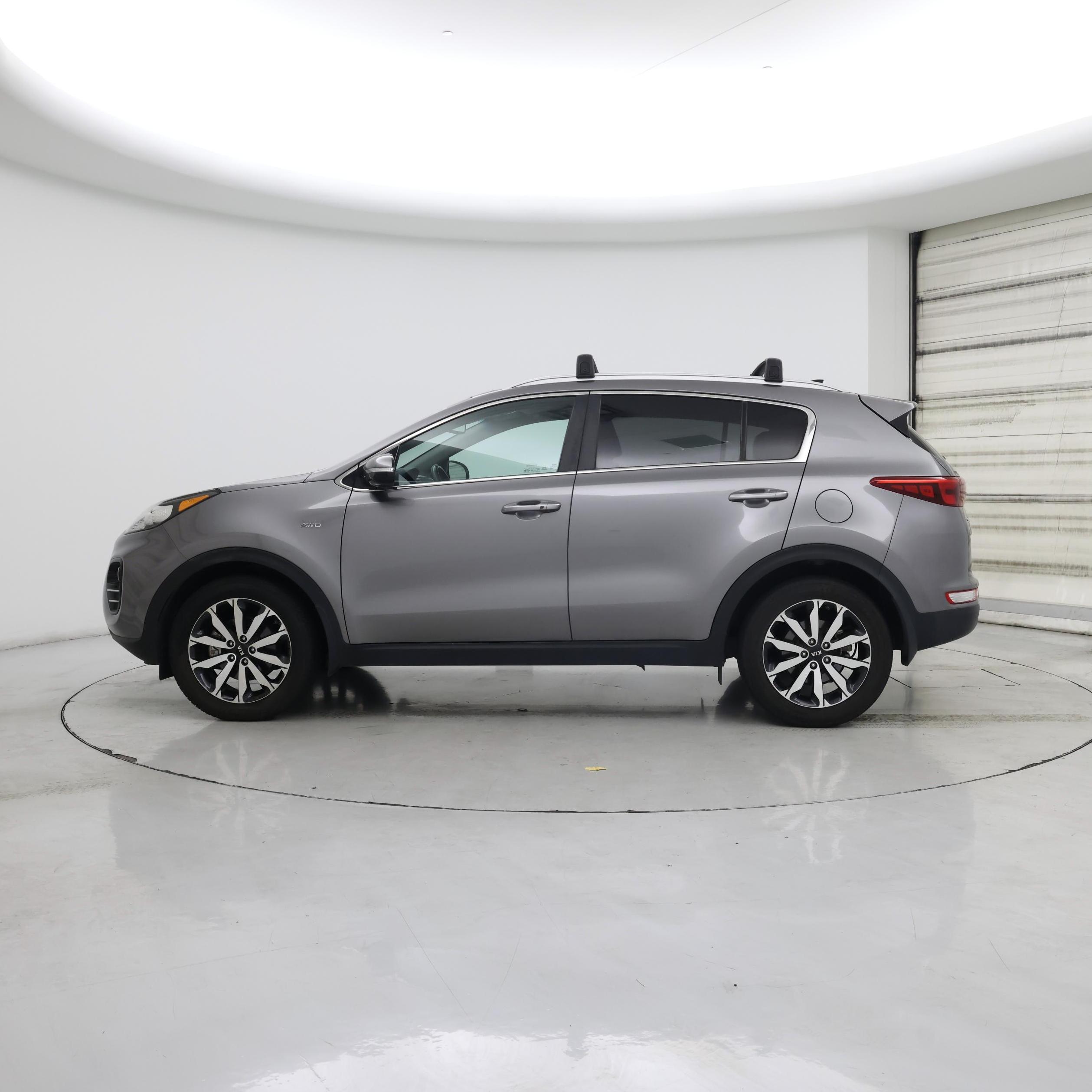Thumbnail: 2017 Kia Sportage - 3