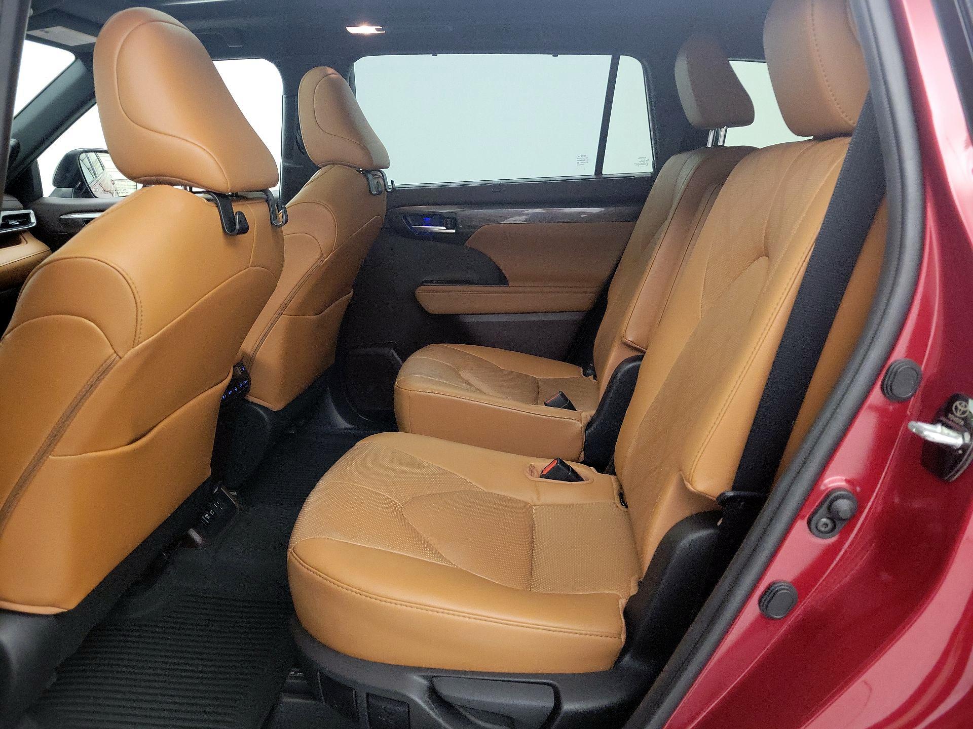 Thumbnail: 2020 Toyota Highlander - 20