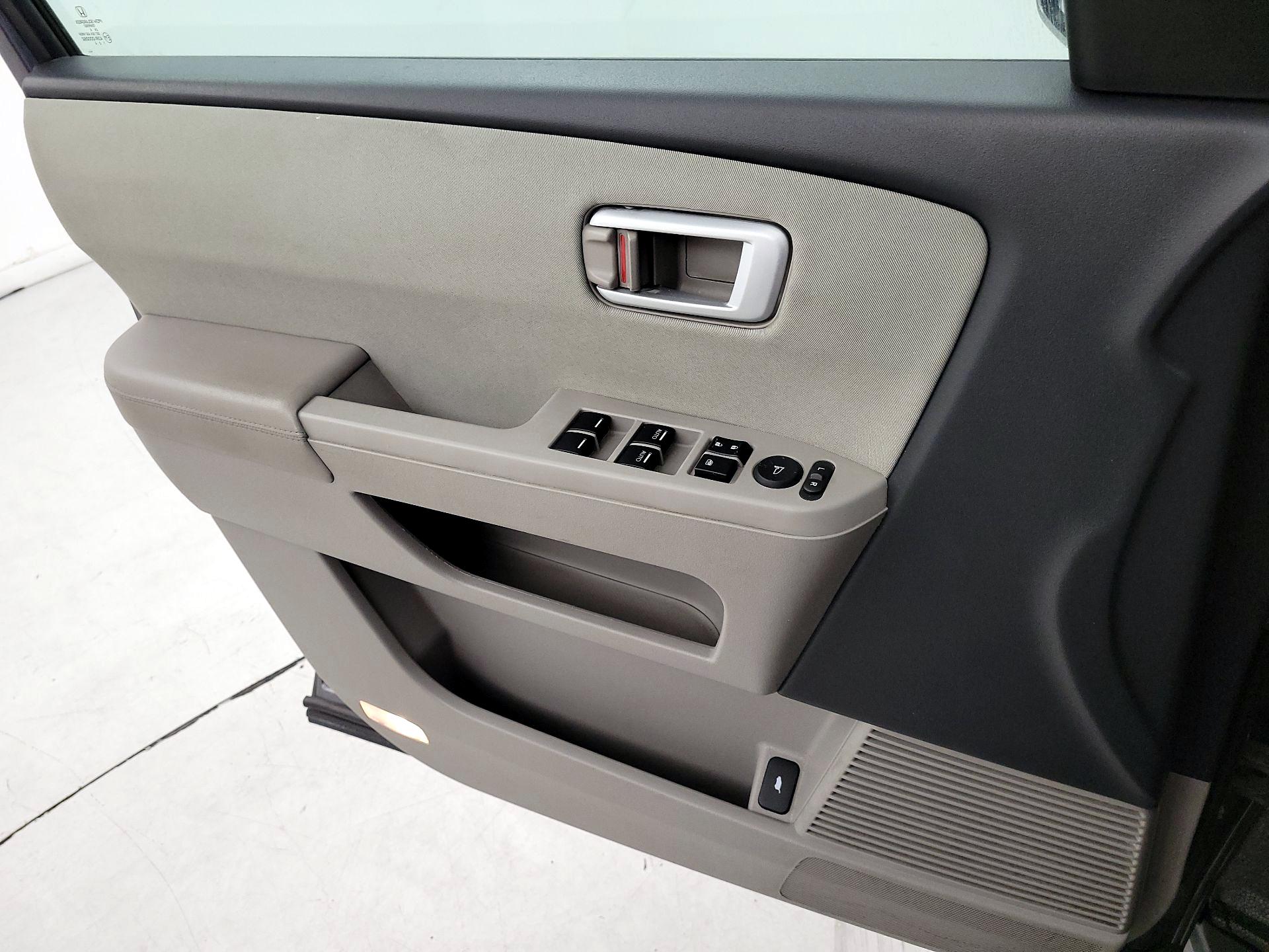 Thumbnail: 2015 Honda Pilot - 12