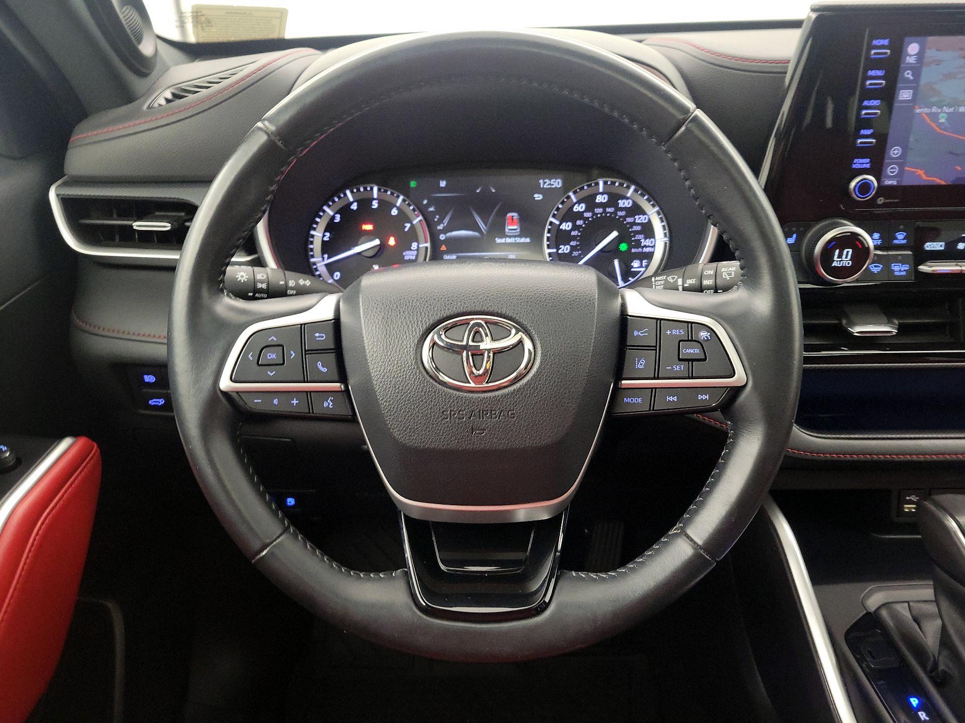 Thumbnail: 2022 Toyota Highlander - 10