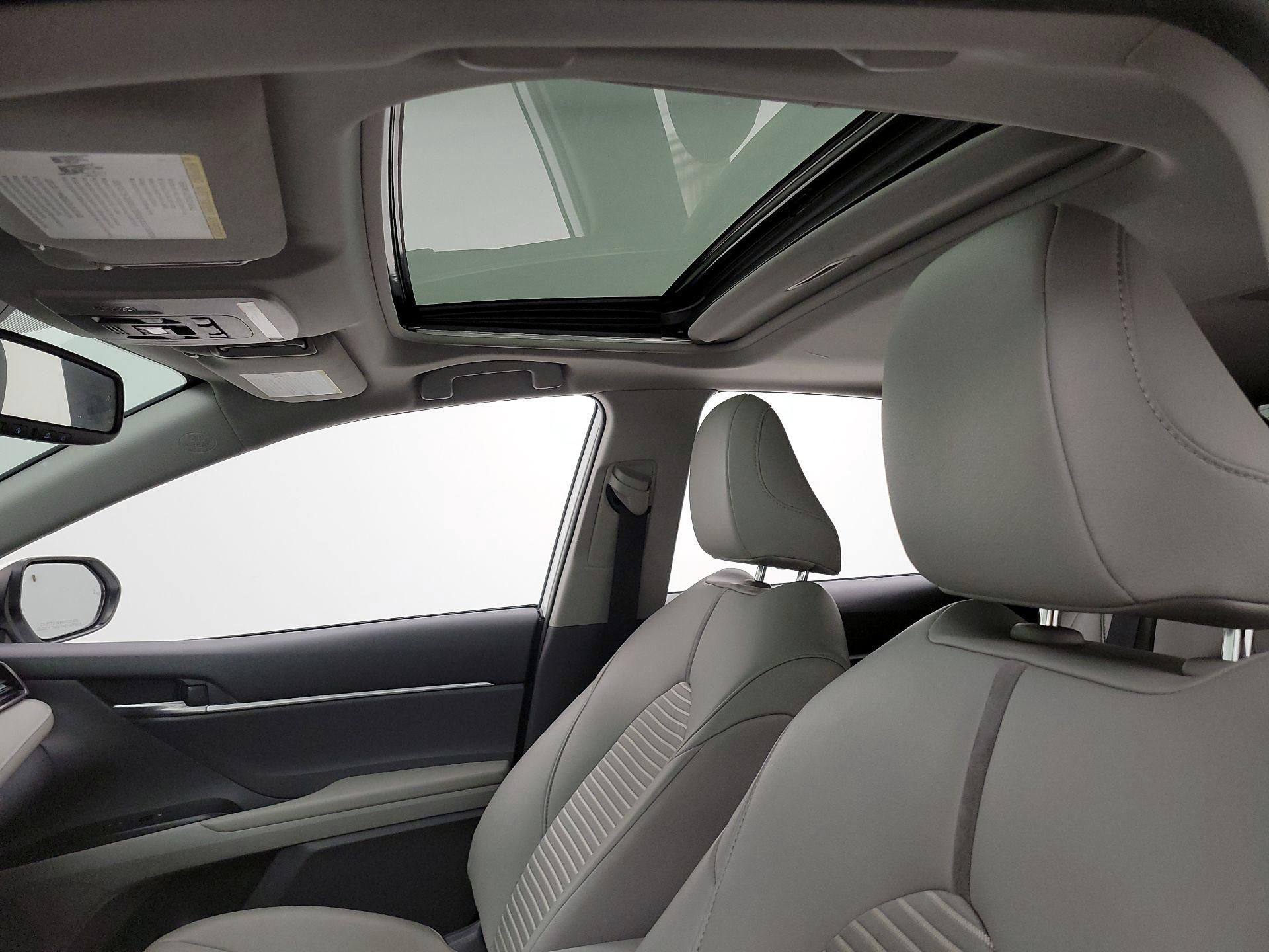 Thumbnail: 2019 Toyota Camry - 19
