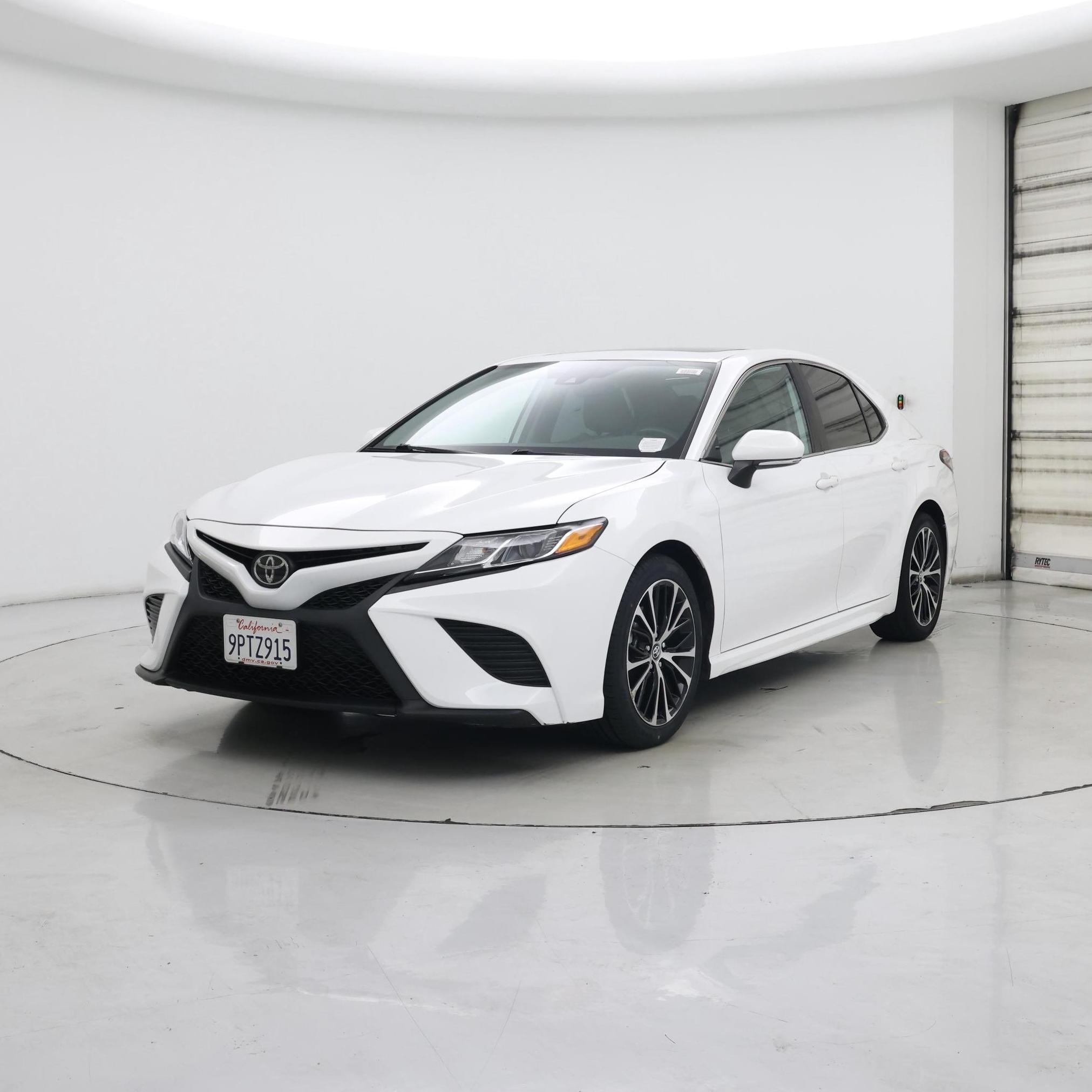 Thumbnail: 2019 Toyota Camry - 4