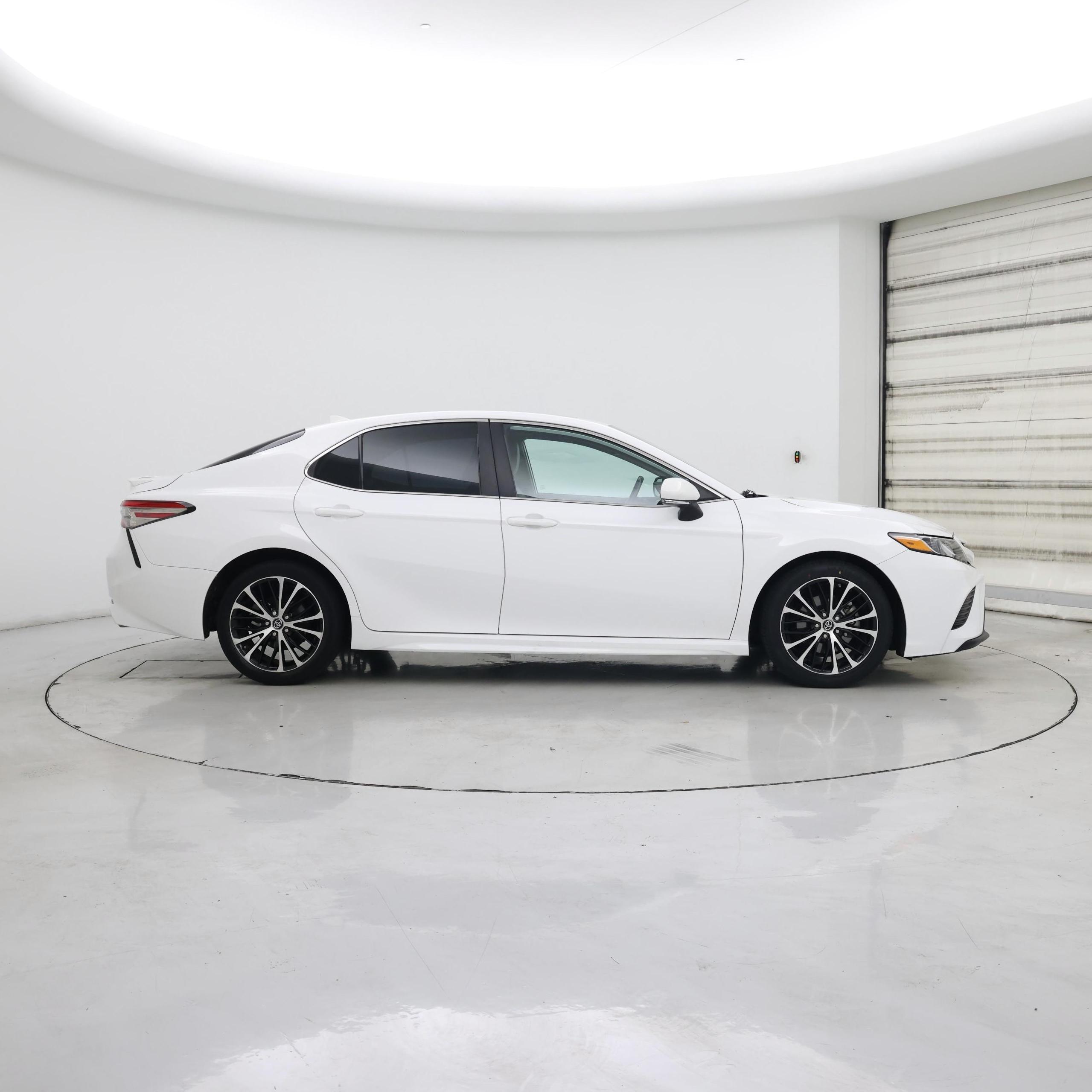 Thumbnail: 2019 Toyota Camry - 7