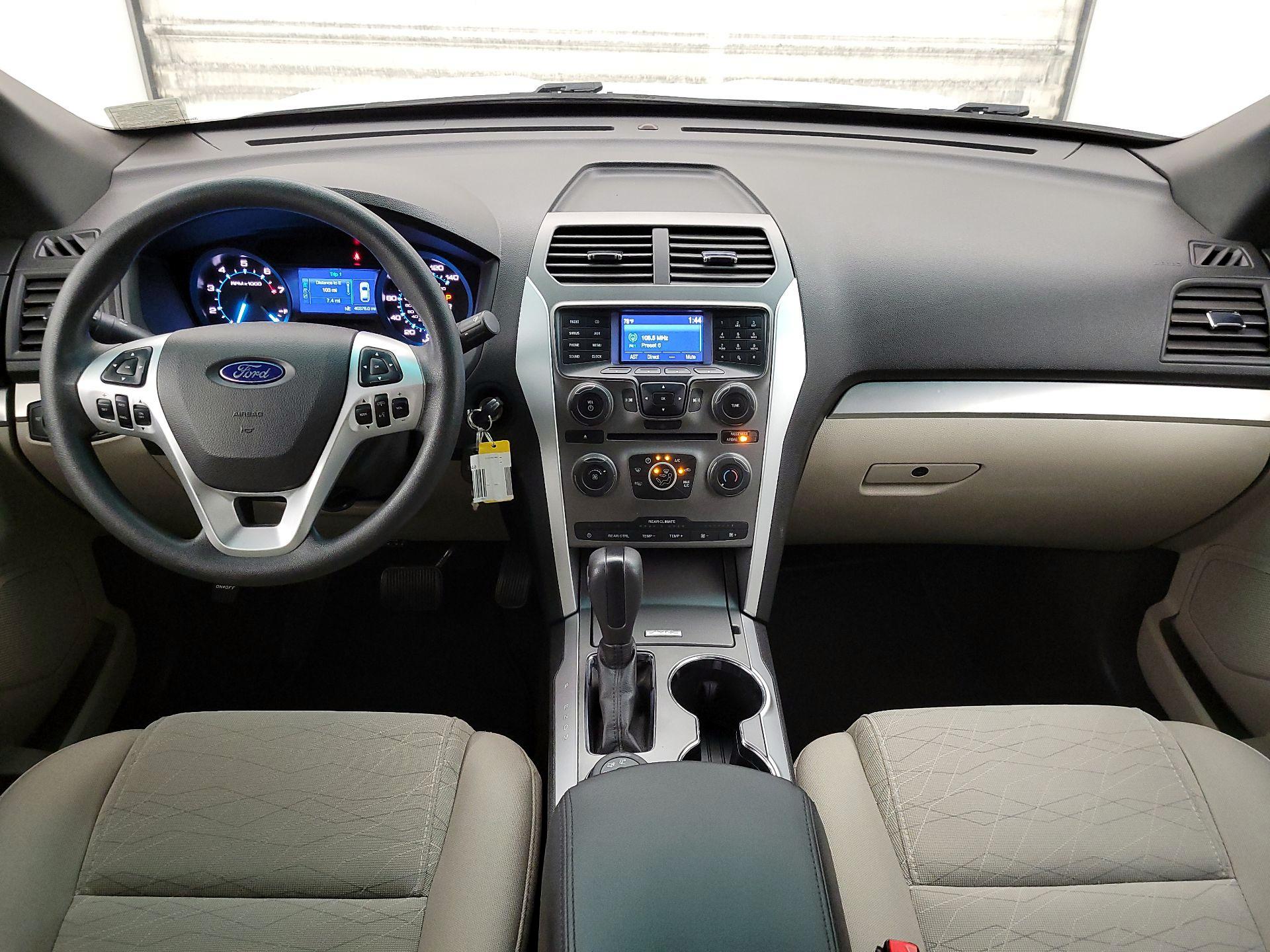 Thumbnail: 2015 Ford Explorer - 9