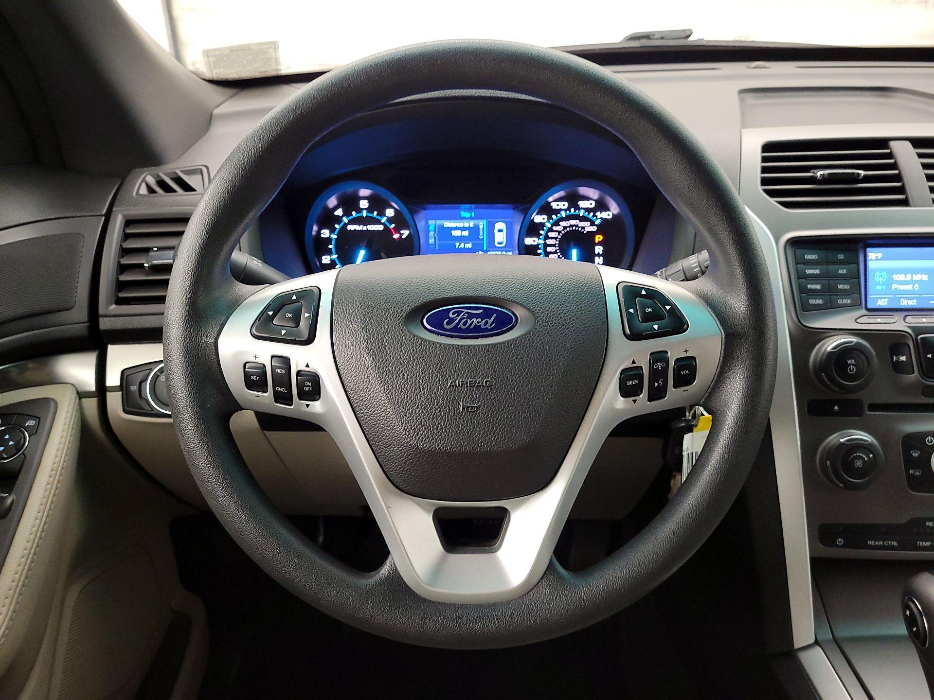 Thumbnail: 2015 Ford Explorer - 10