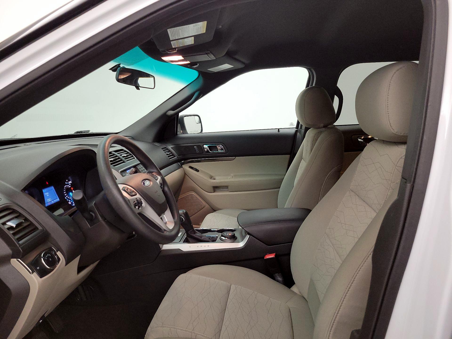 Thumbnail: 2015 Ford Explorer - 11