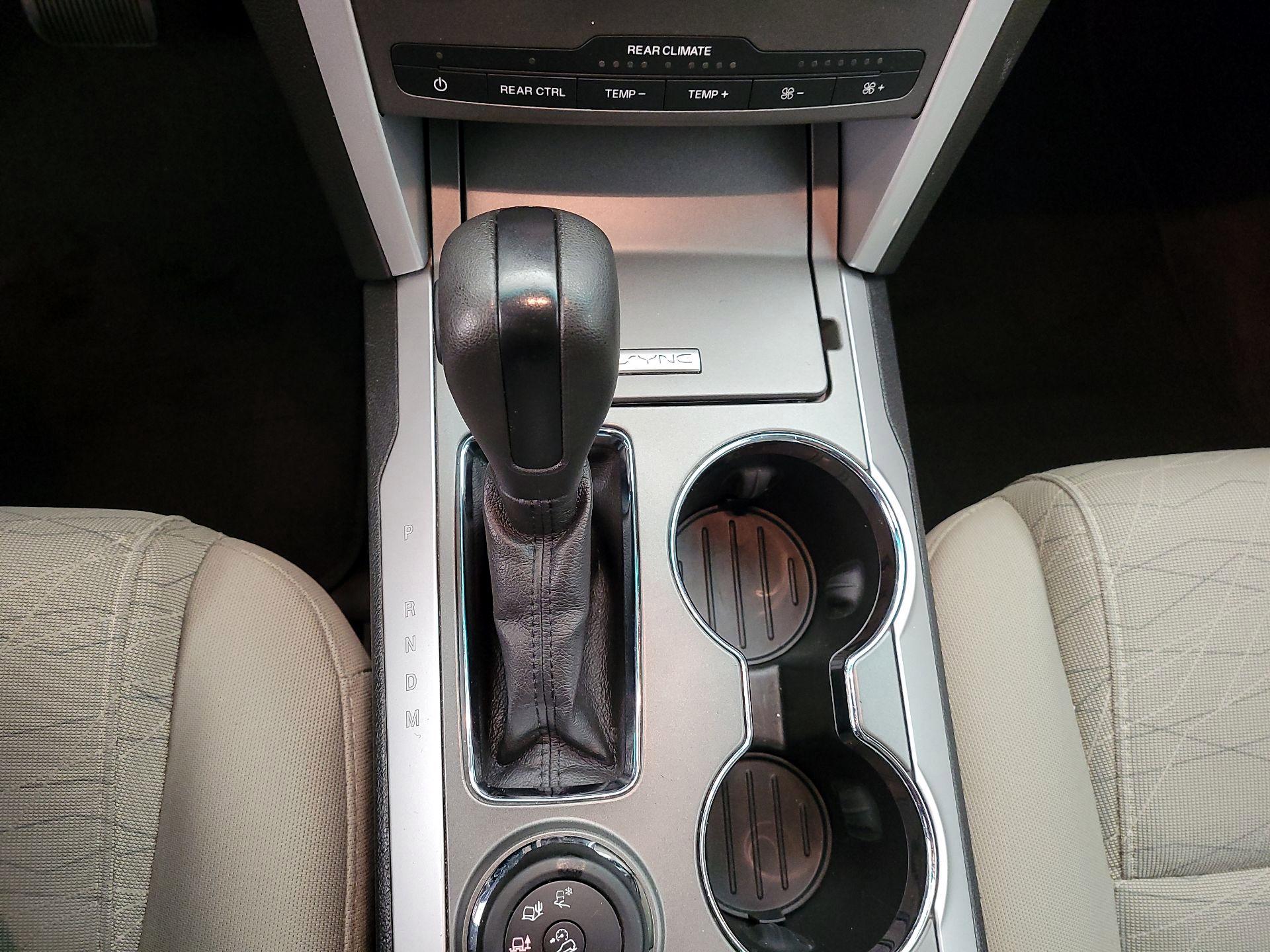 Thumbnail: 2015 Ford Explorer - 16