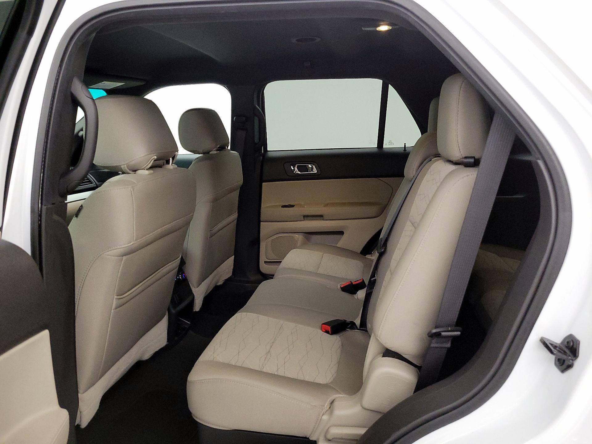 Thumbnail: 2015 Ford Explorer - 18